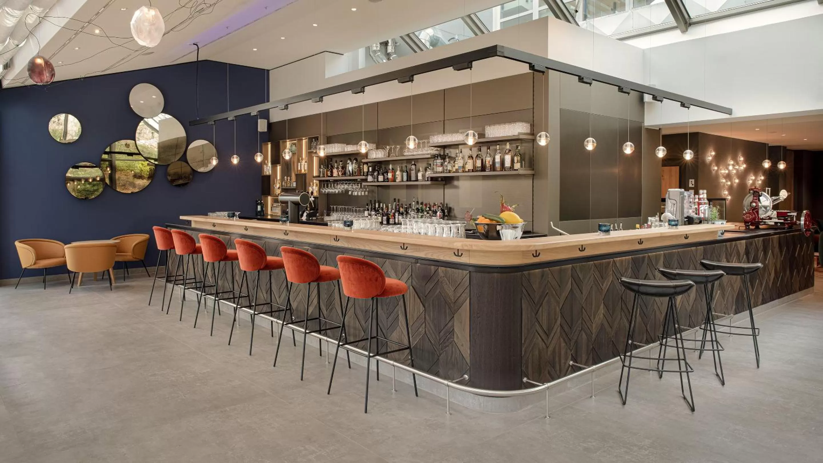 Lounge or bar in Hotel VierJahreszeiten am Seilersee