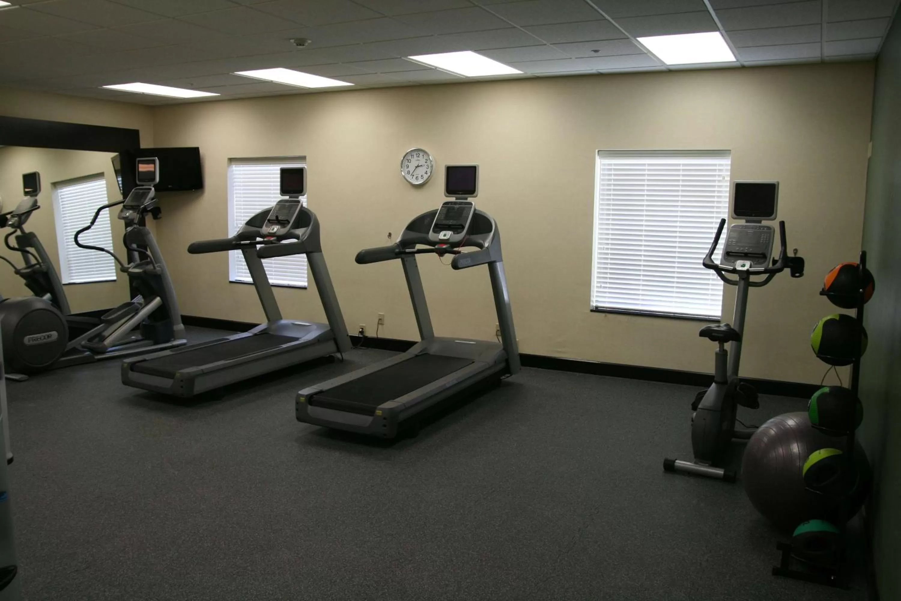 Fitness centre/facilities in Hampton Inn La Grange