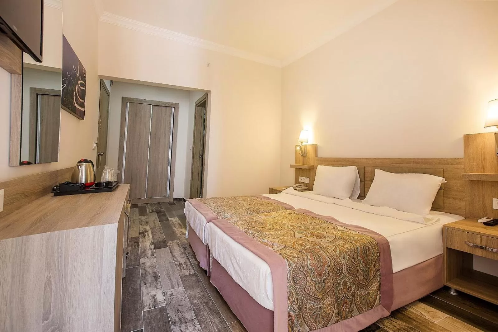 Bedroom, Bed in Arsi Enfi City Beach Hotel