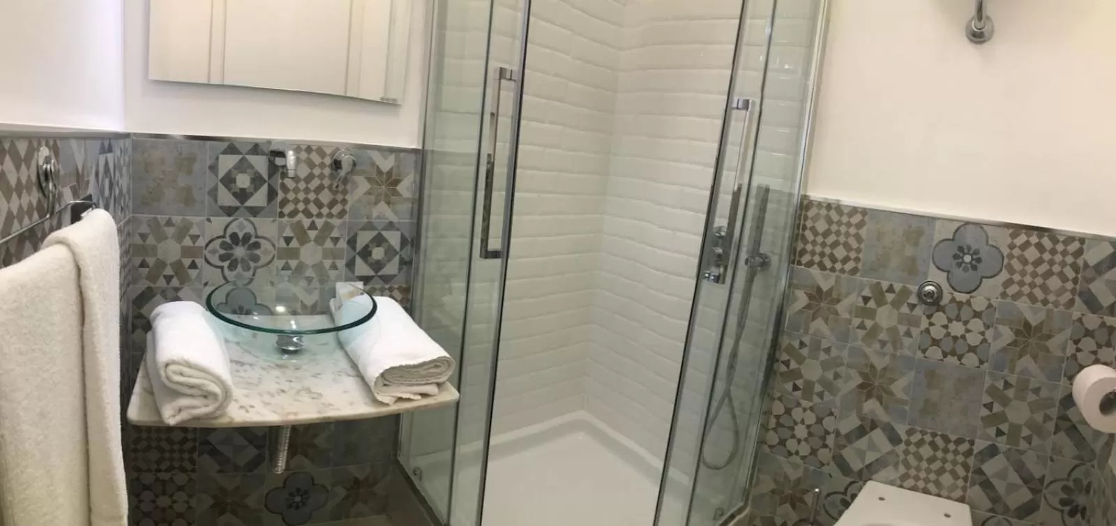 Shower in Lemon Rooms Sorrento