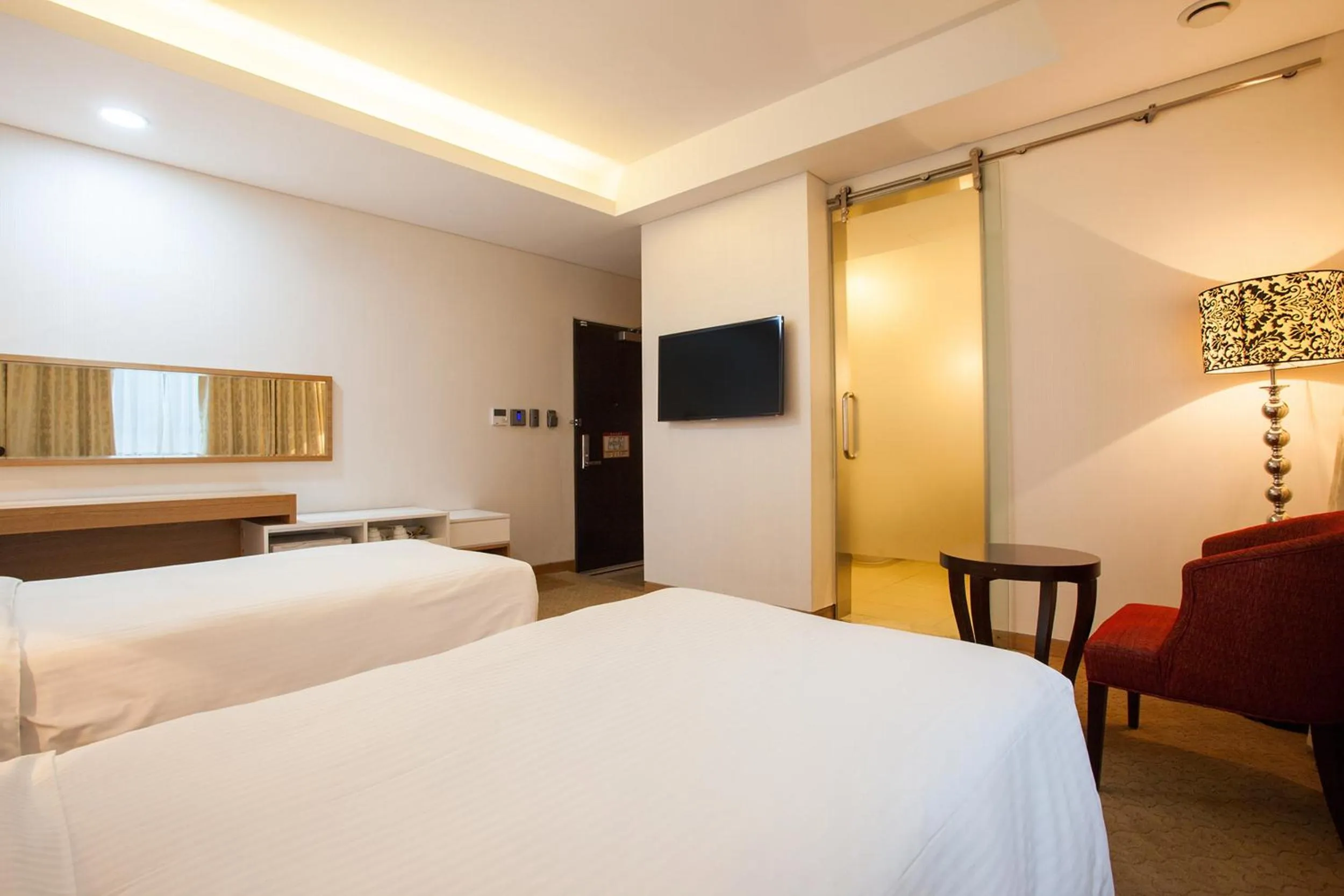 TV and multimedia, Bed in Hotel Pharos