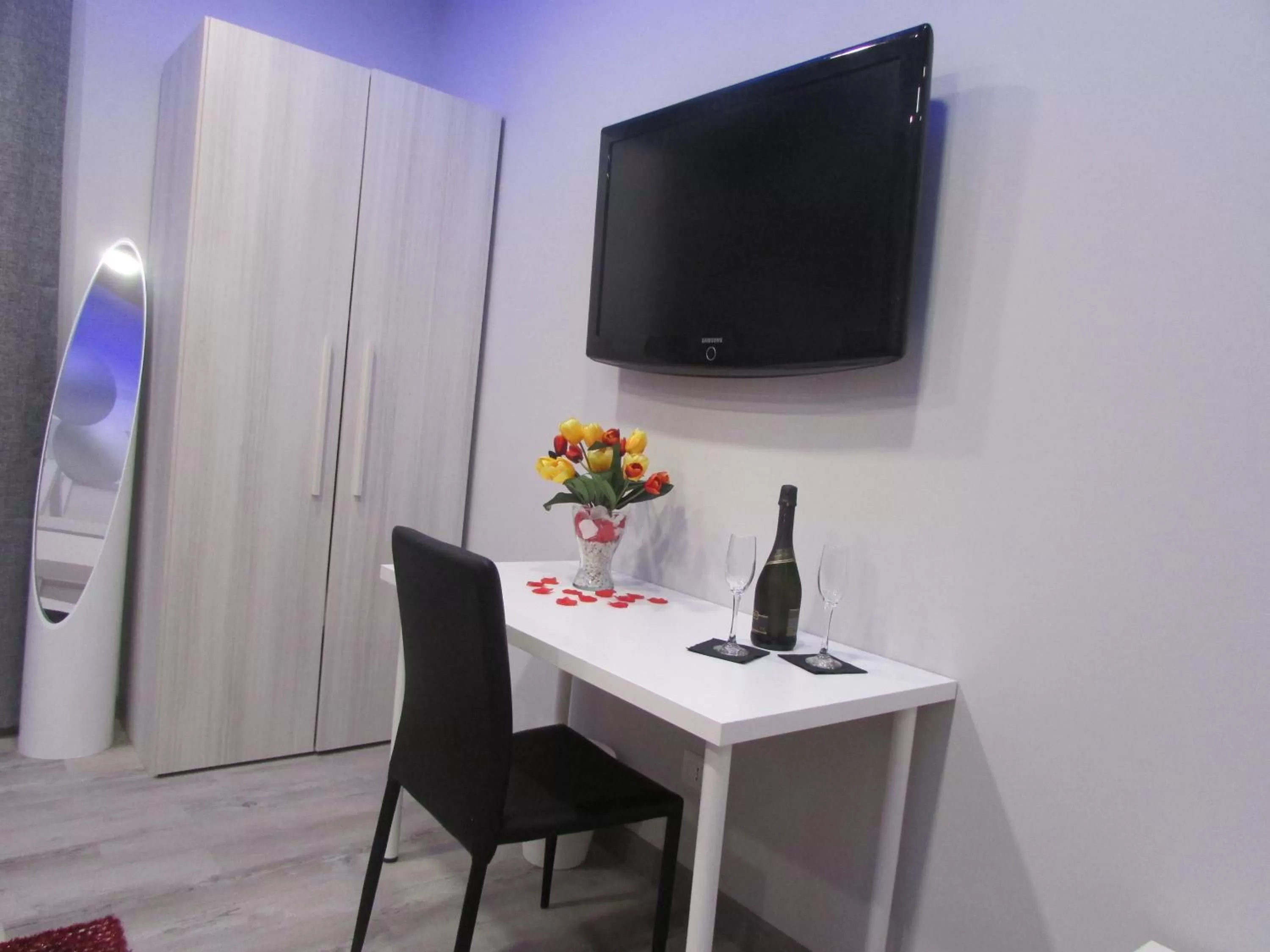 TV/Entertainment Center in B&B da Lillo