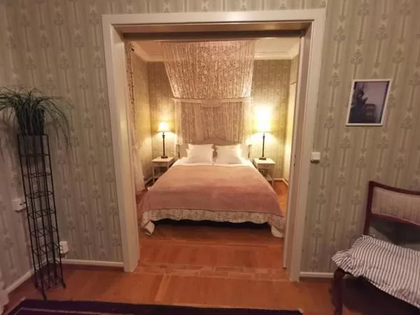 Bed in Ulfshyttans Herrgård, nära Romme Alpin