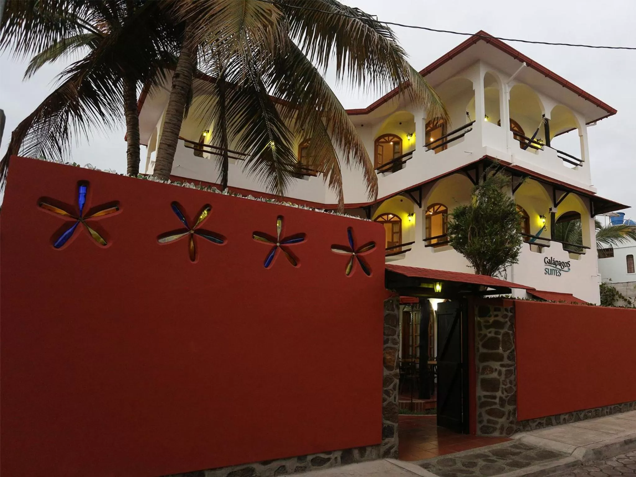 Facade/entrance, Property Building in Hotel Galapagos Suites B&B