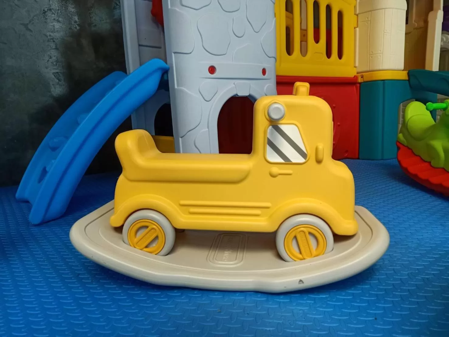 Children play ground in Ps Sriphu Hotel