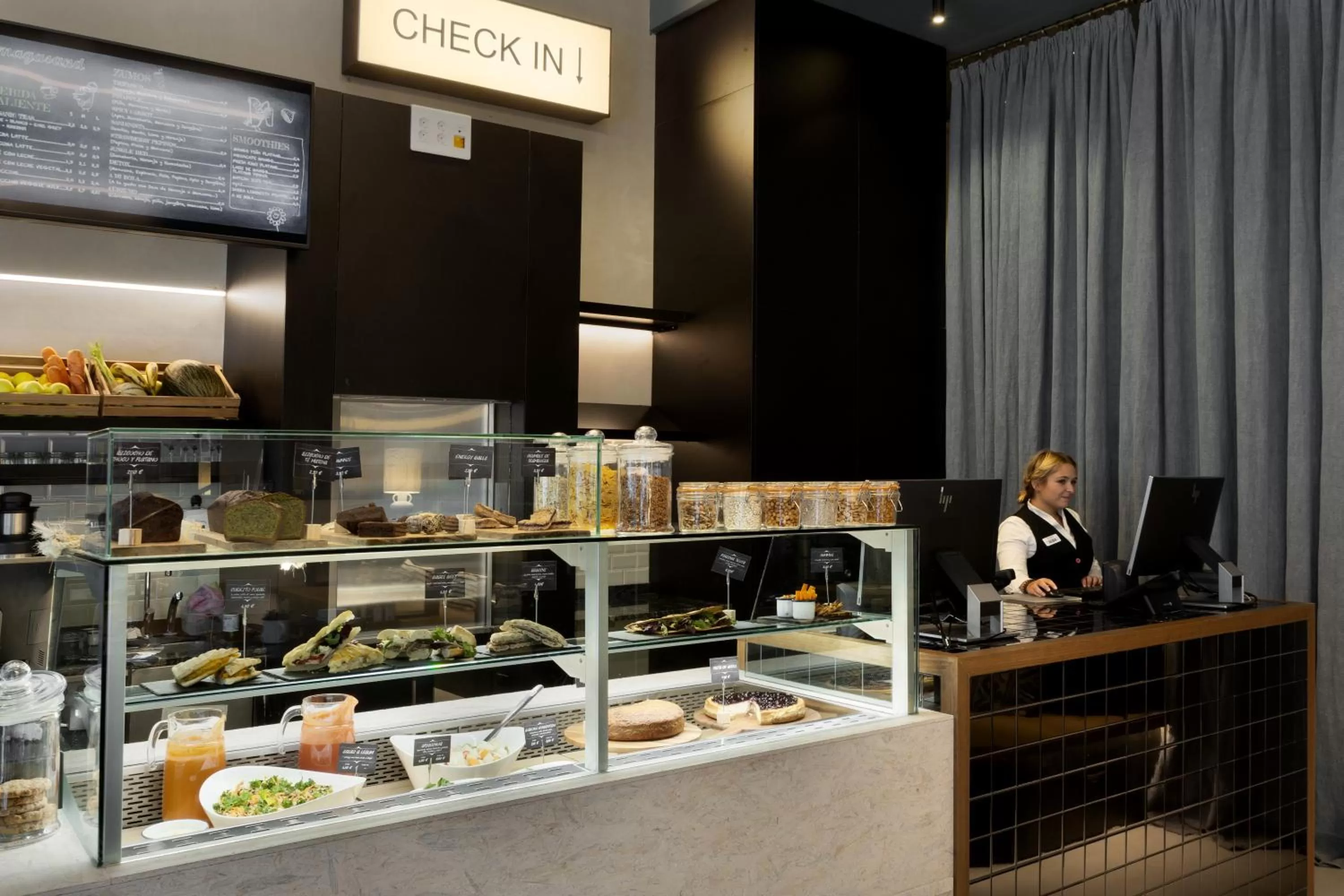 Lobby or reception in Petit Palace Chueca