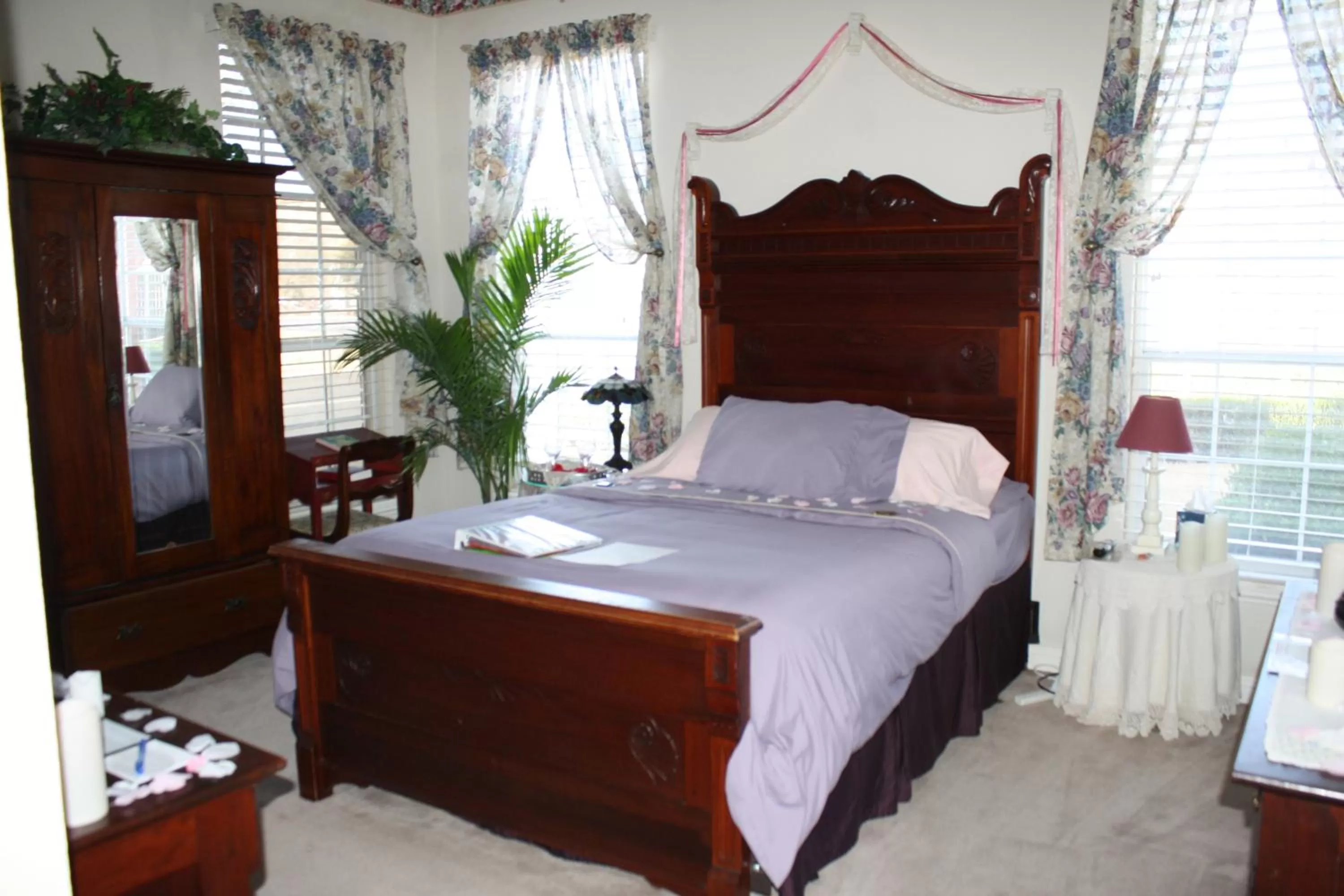 Bed in Woodrow House Bed & Breakfast