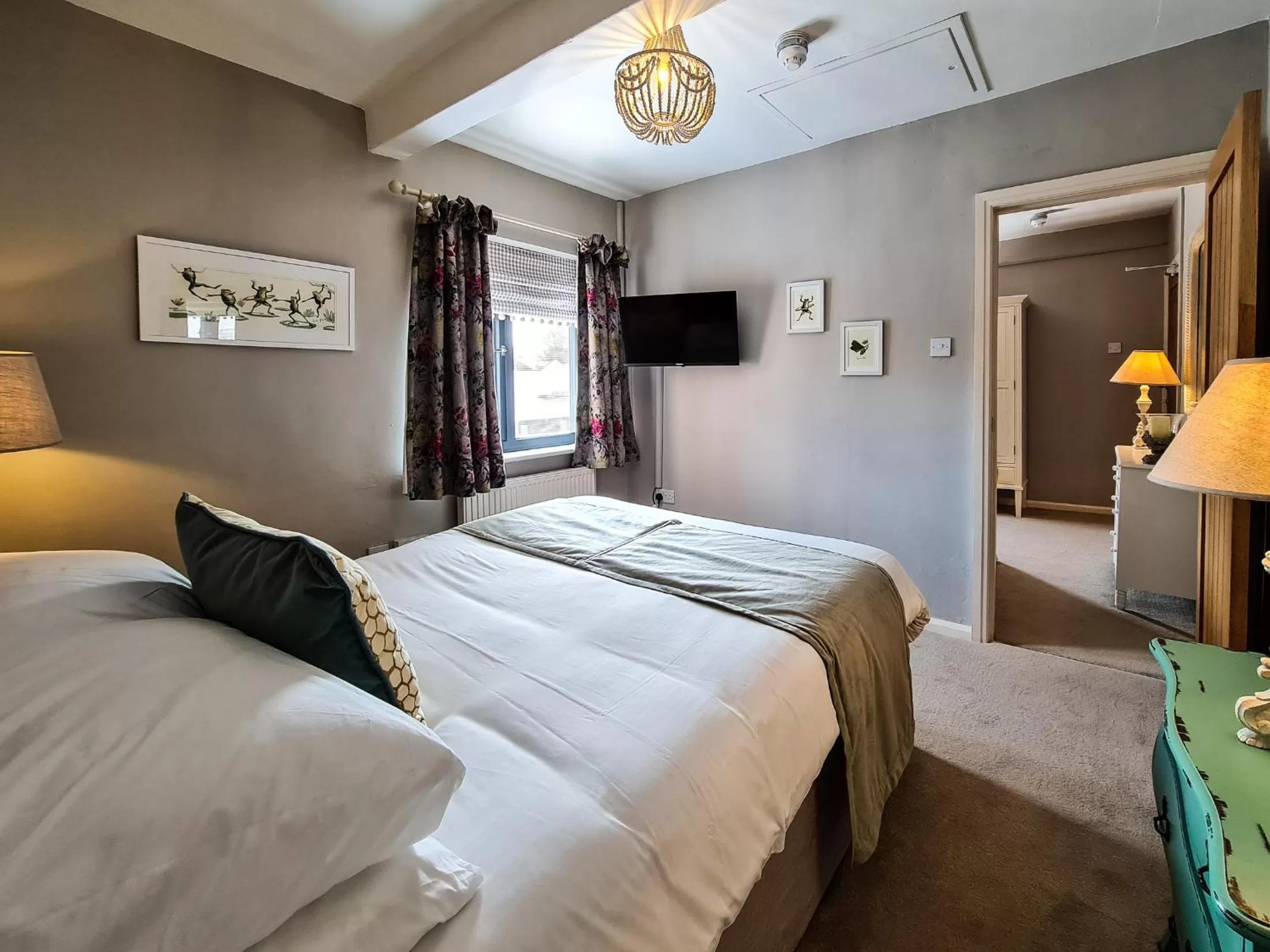 Bed in Grantham Arms