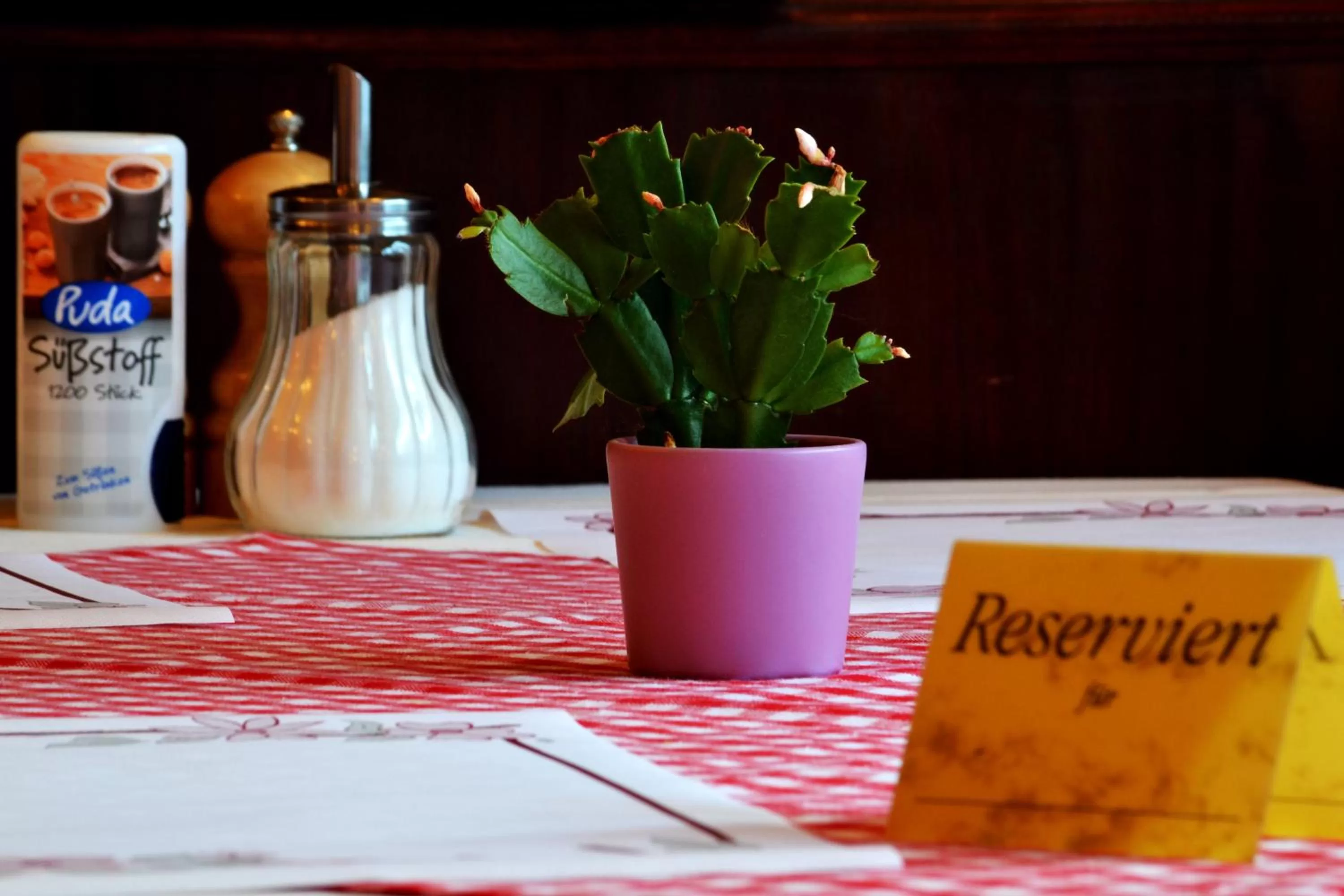 Restaurant/places to eat in Hotel Athos