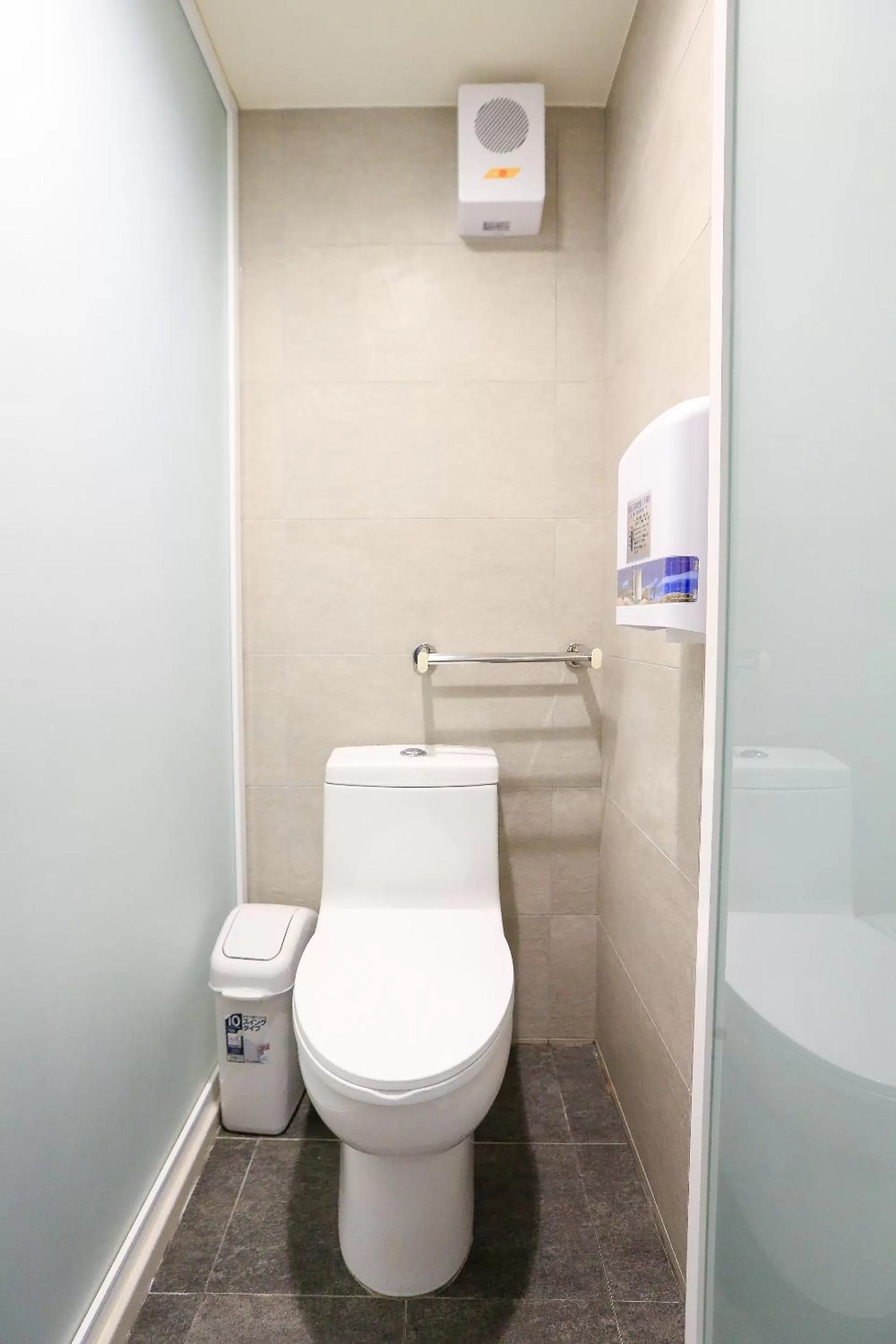 Toilet in Place‧X Hotel