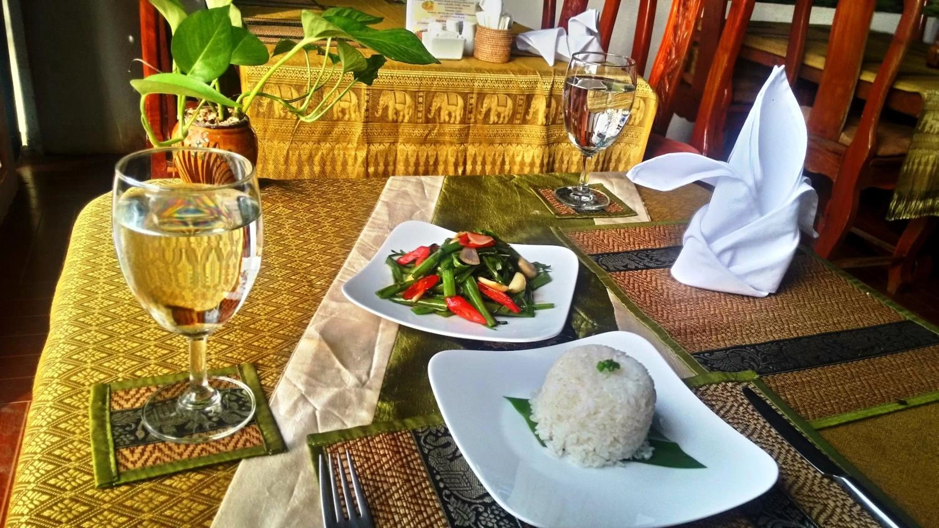 Food and drinks in BayStone Resort