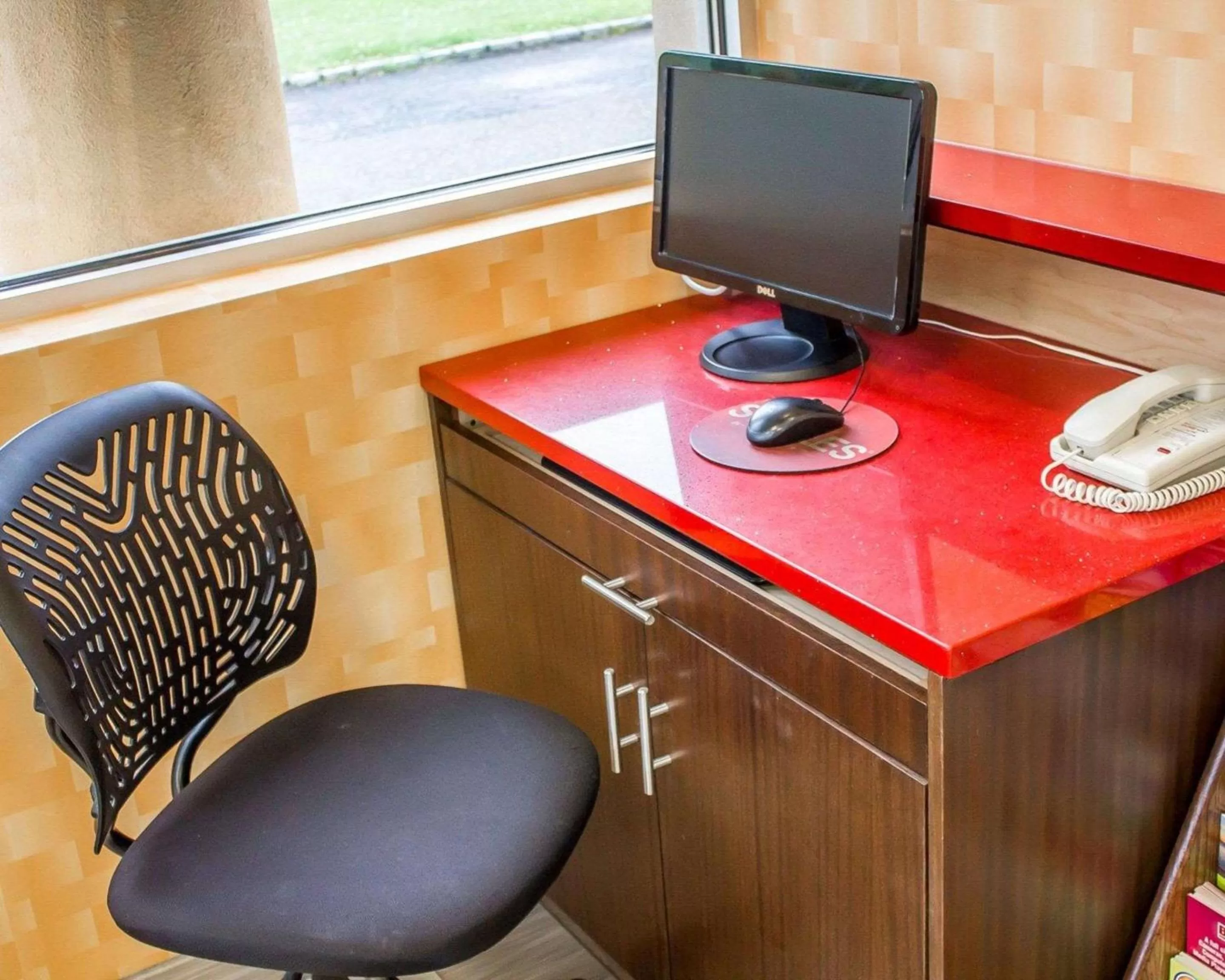 On site in Rodeway Inn MacArthur Airport