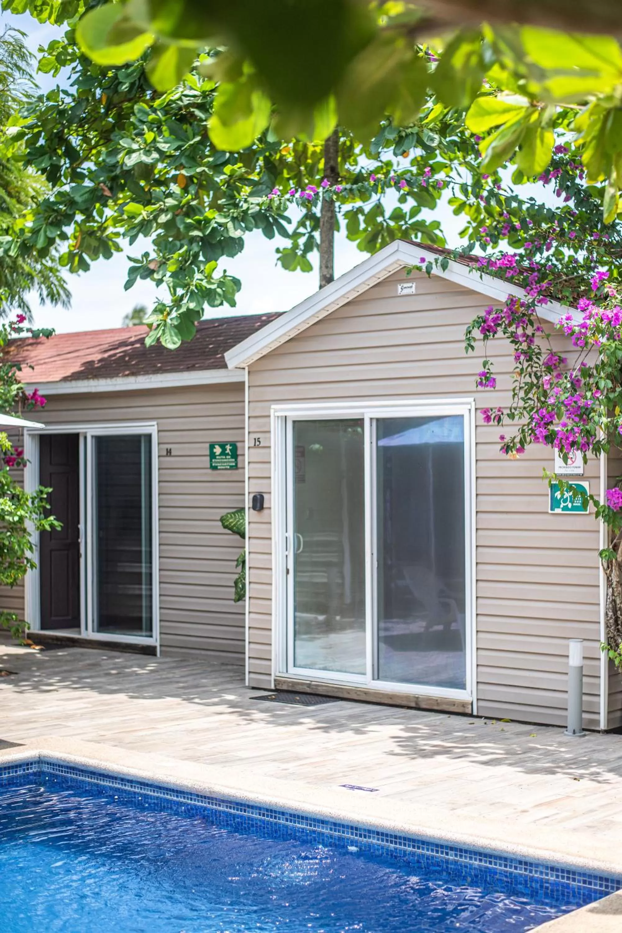 Facade/entrance in Jaco Lodge Quiet Place