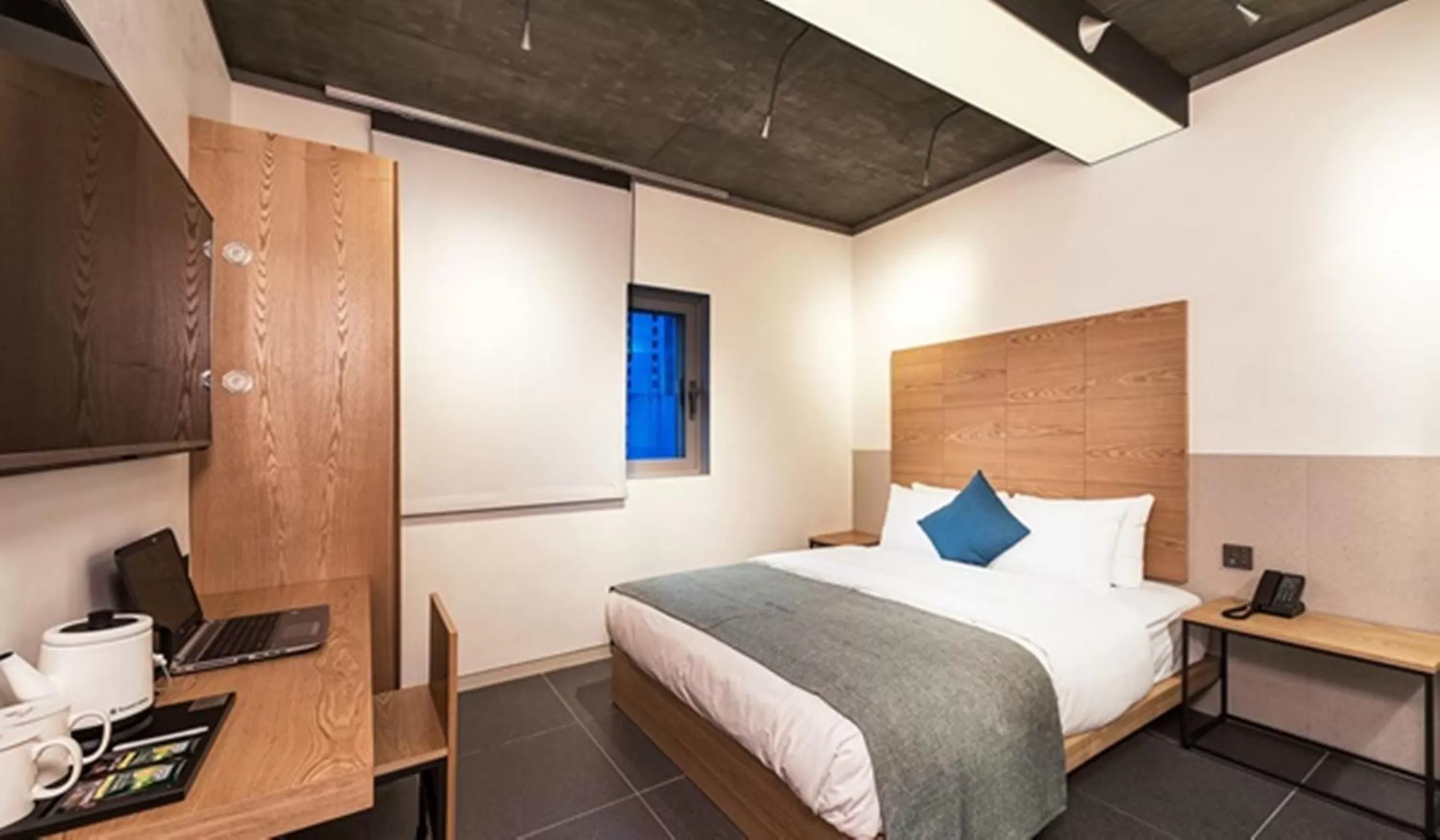 Bed in Delight Hotel Jamsil