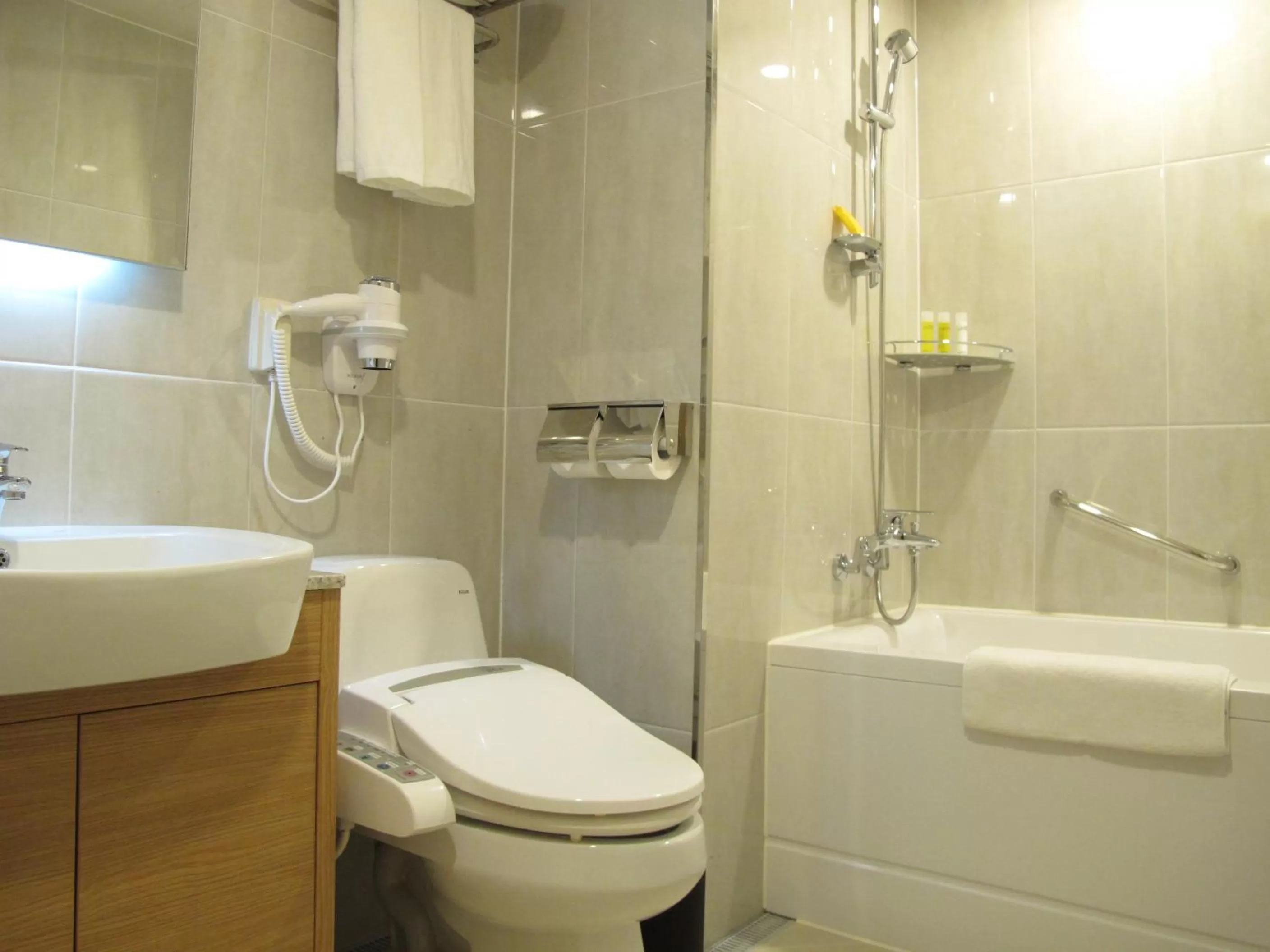 Shower in Acube Hotel Dongdaemun