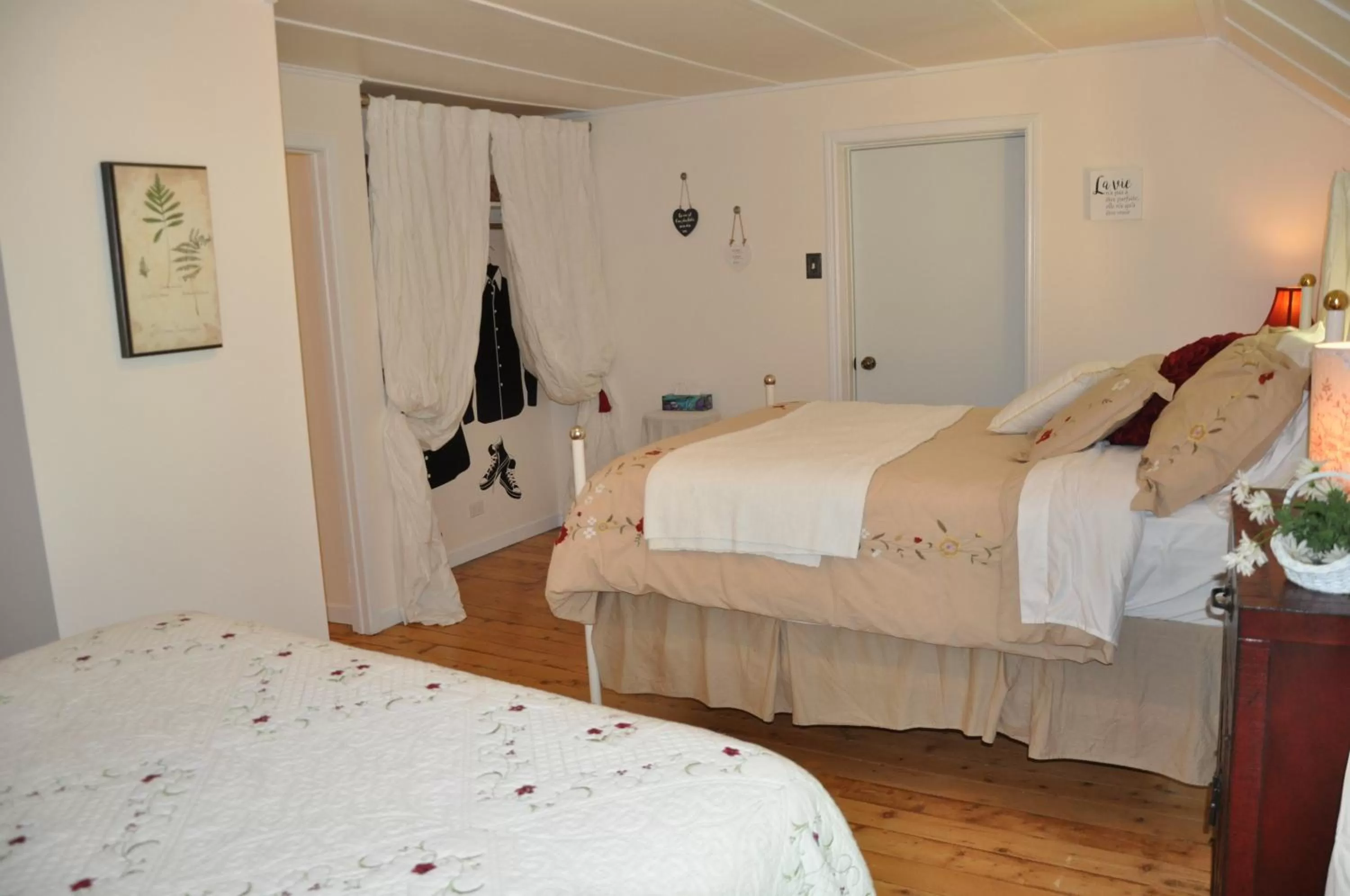 Bedroom, Bed in Auberge sur la Côte