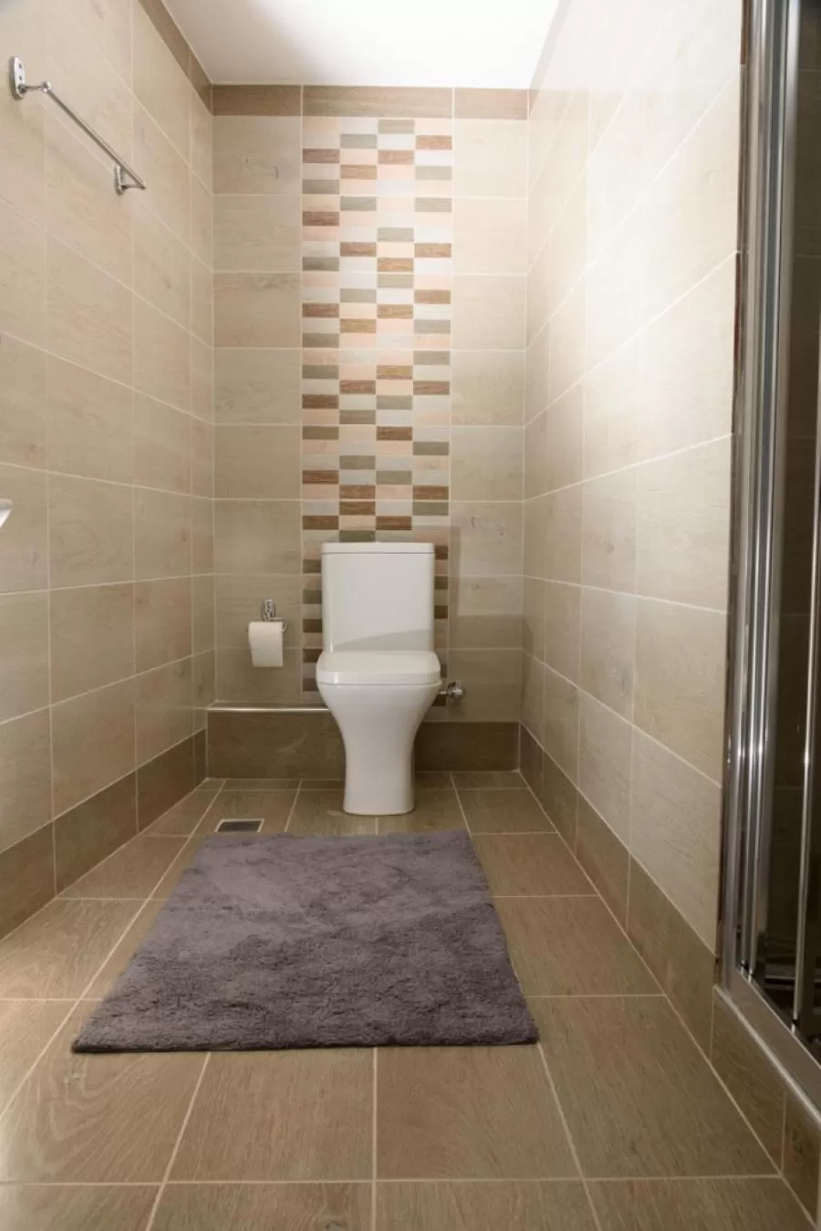 Bathroom in Theasis Athens