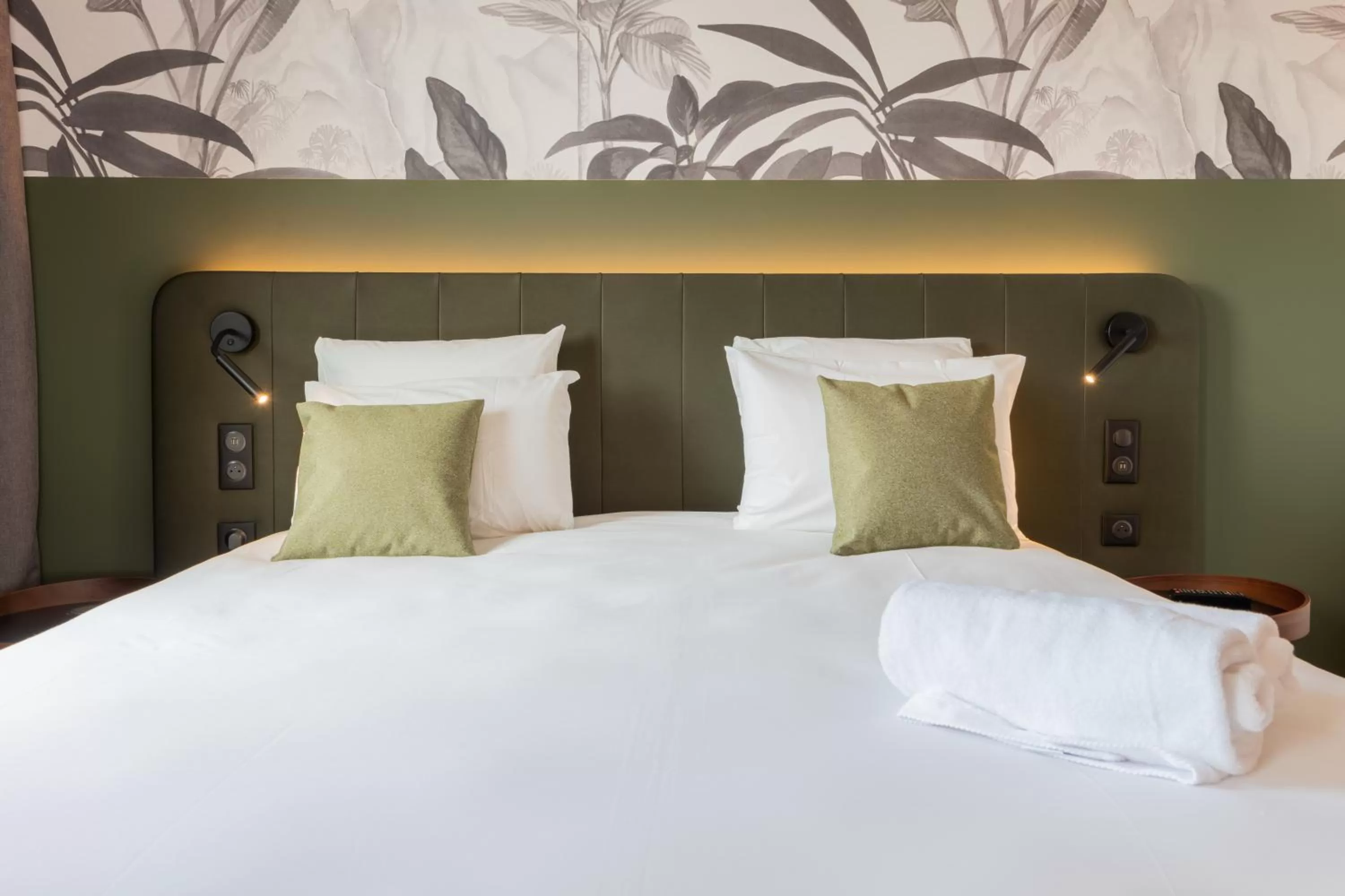 Bed in Campanile Smart Lyon Est - Eurexpo Bron Aviation