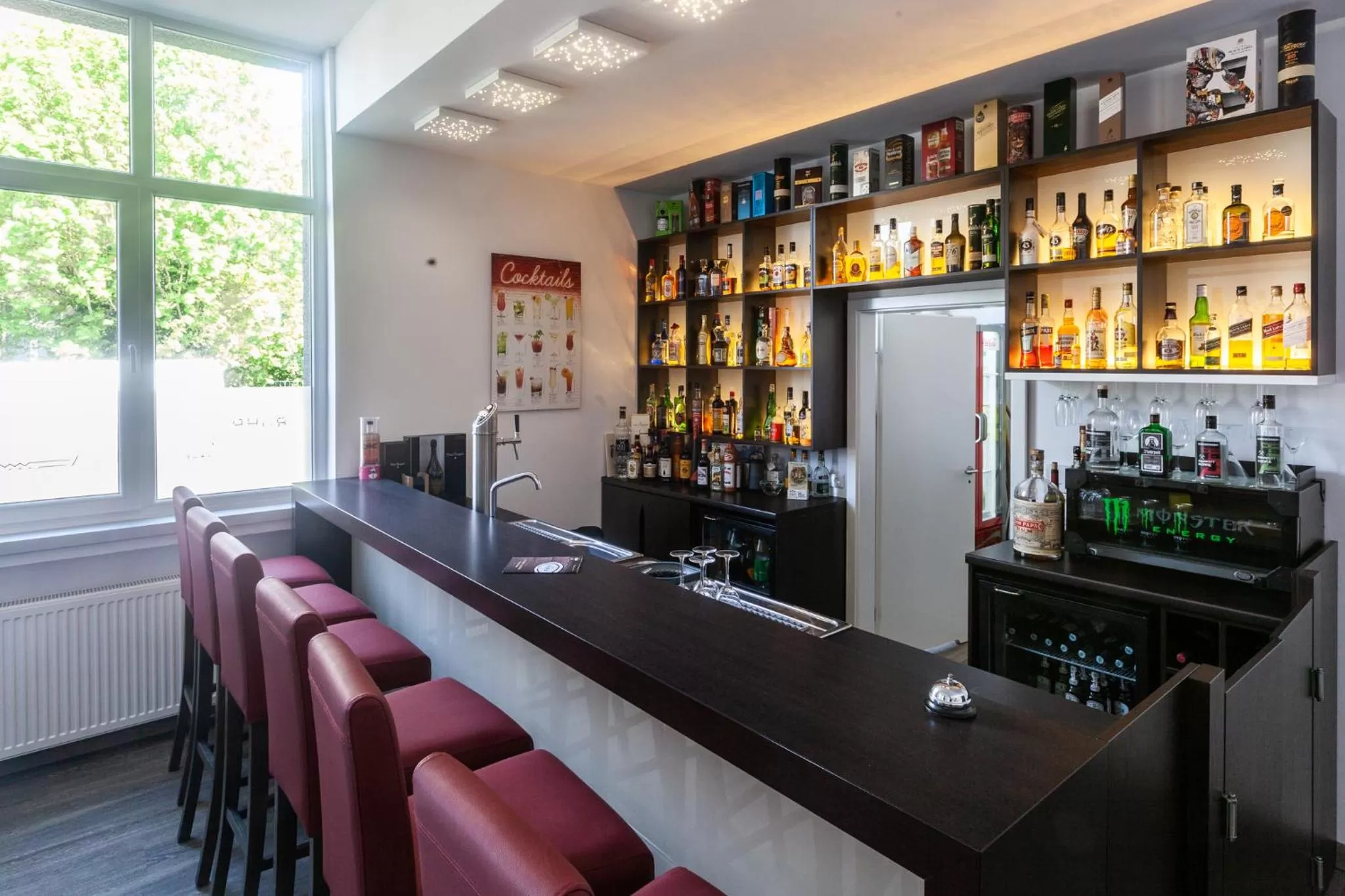 Lounge or bar in Ruhr Inn Hotel