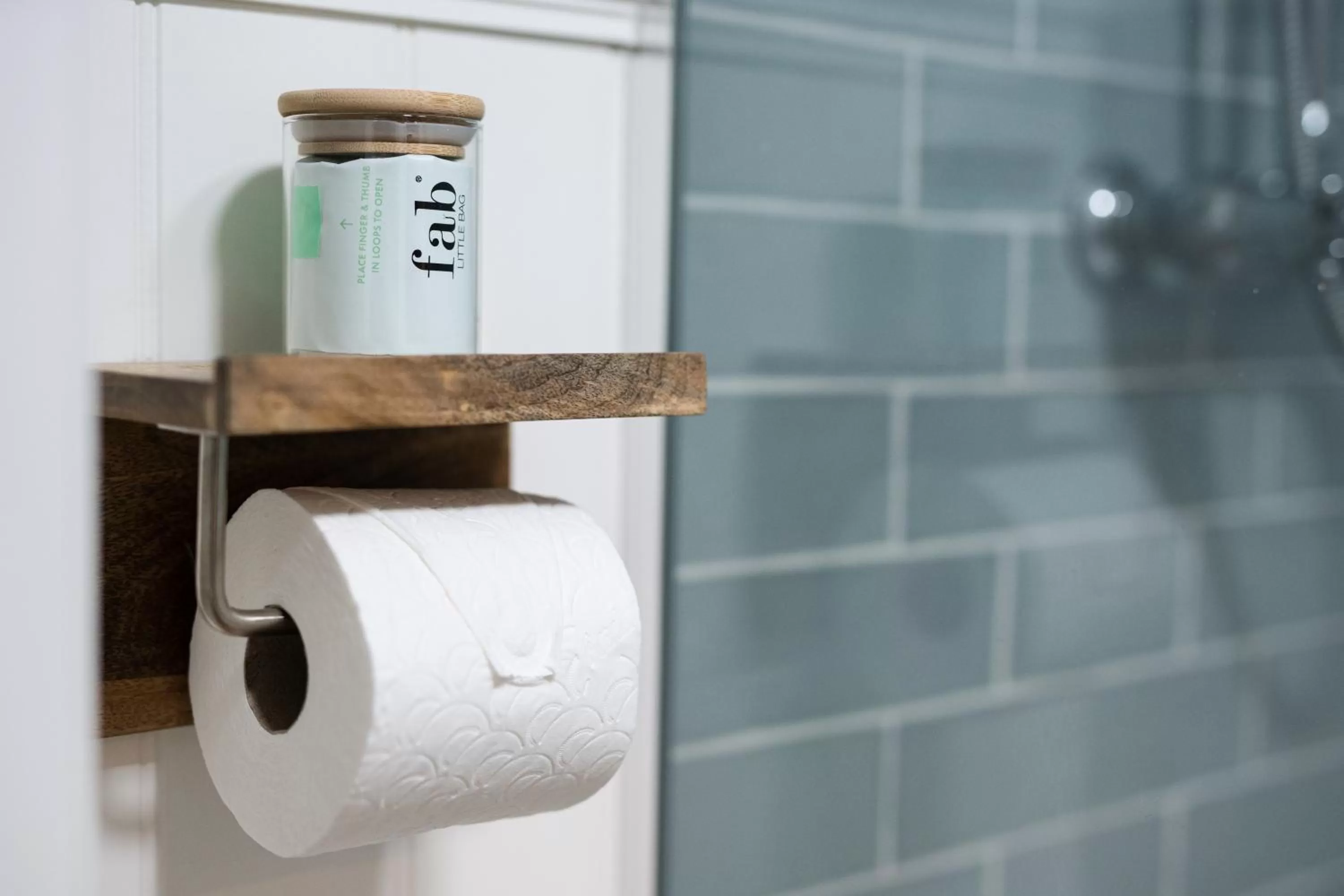 Bathroom in Hovell Hall Country Bed and Breakfast
