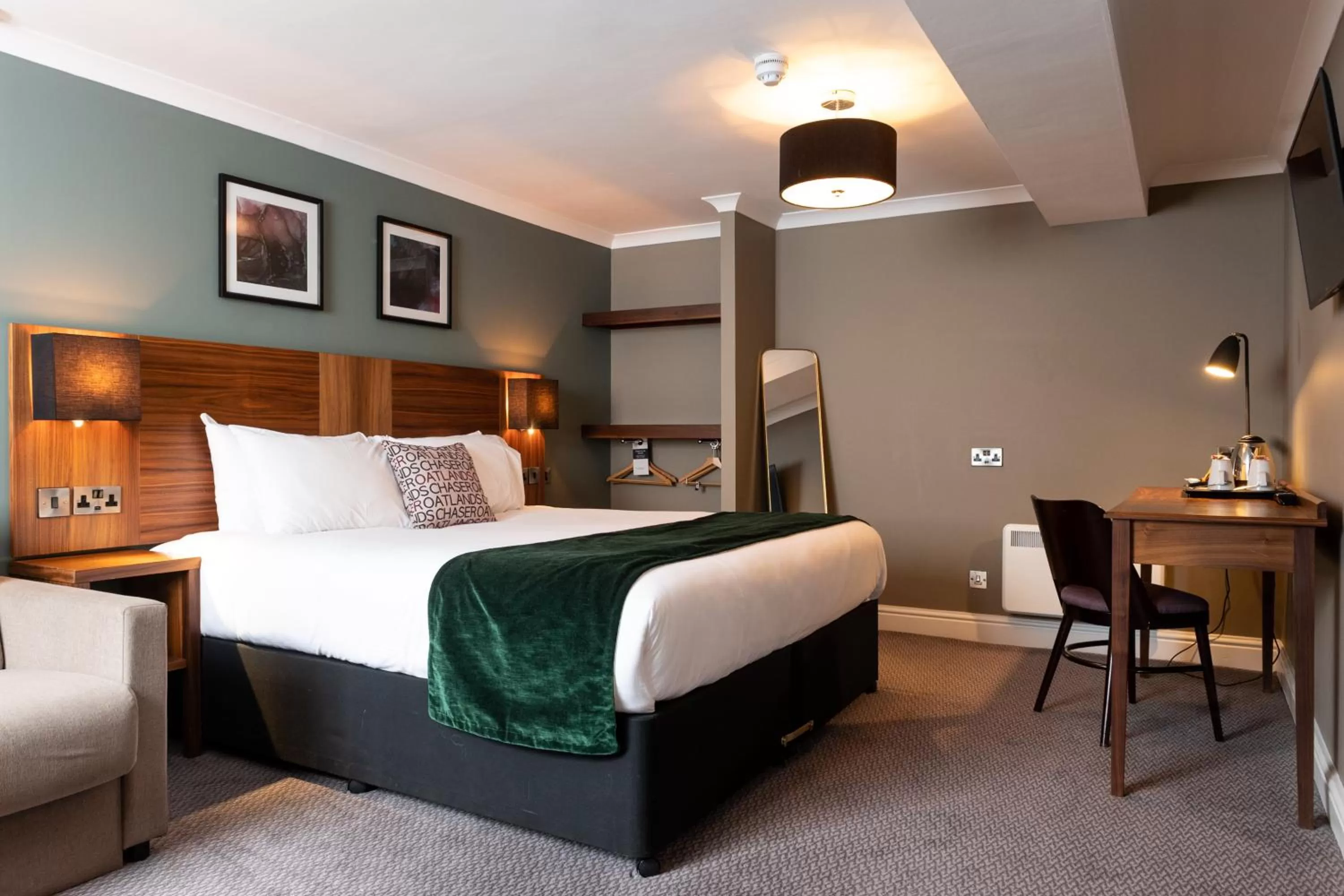 Bed in The Oatlands Chaser by Innkeeper's Collection