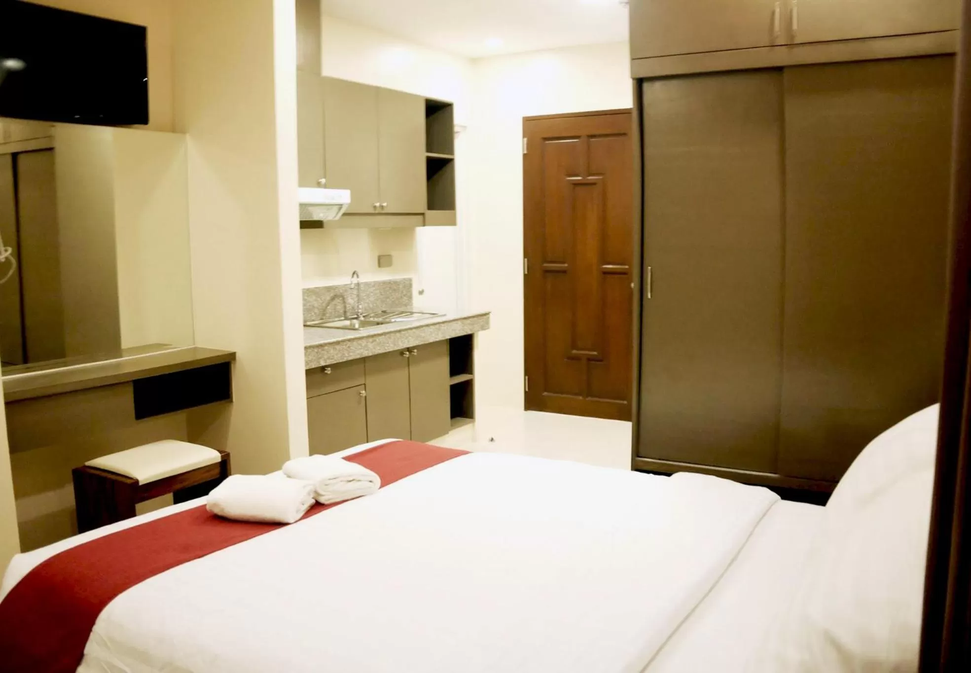 Photo of the whole room, Bed in Sebastien Hotel