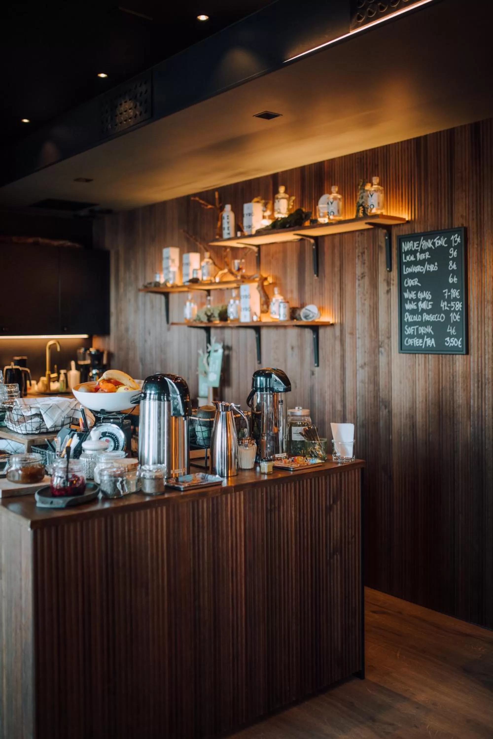 Coffee/tea facilities in Haltia Lake Lodge nature boutique hotel & glamping
