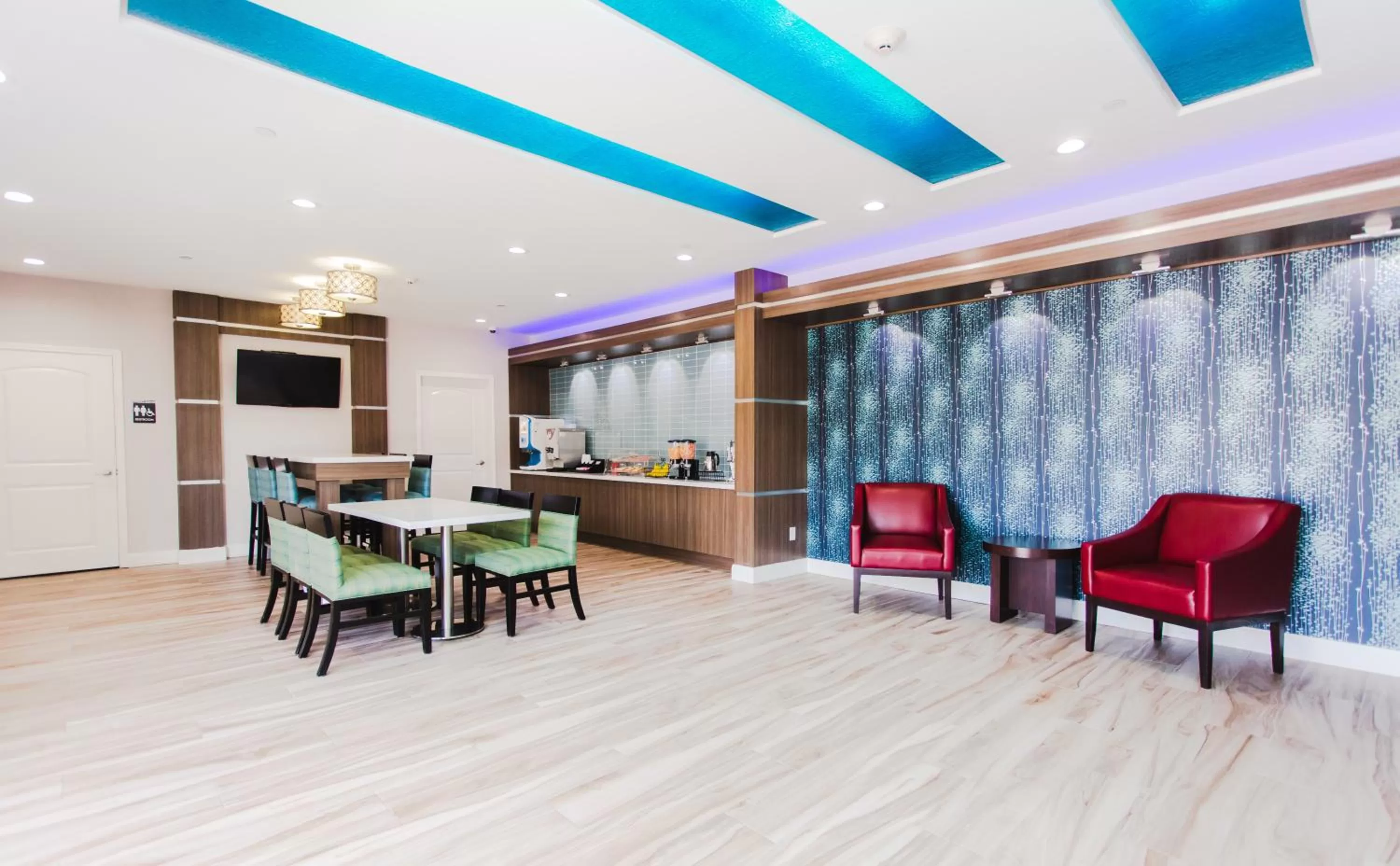 Lobby or reception in Express Inn - Spring