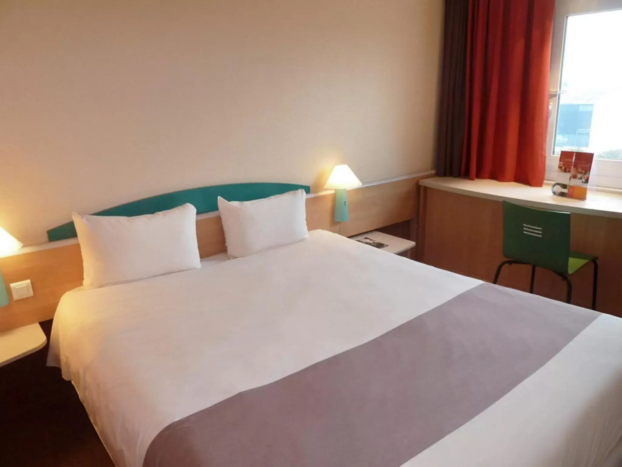 Standard Double Room in ibis Brugge Centrum Standard Double Room in ibis Brugge Centrum