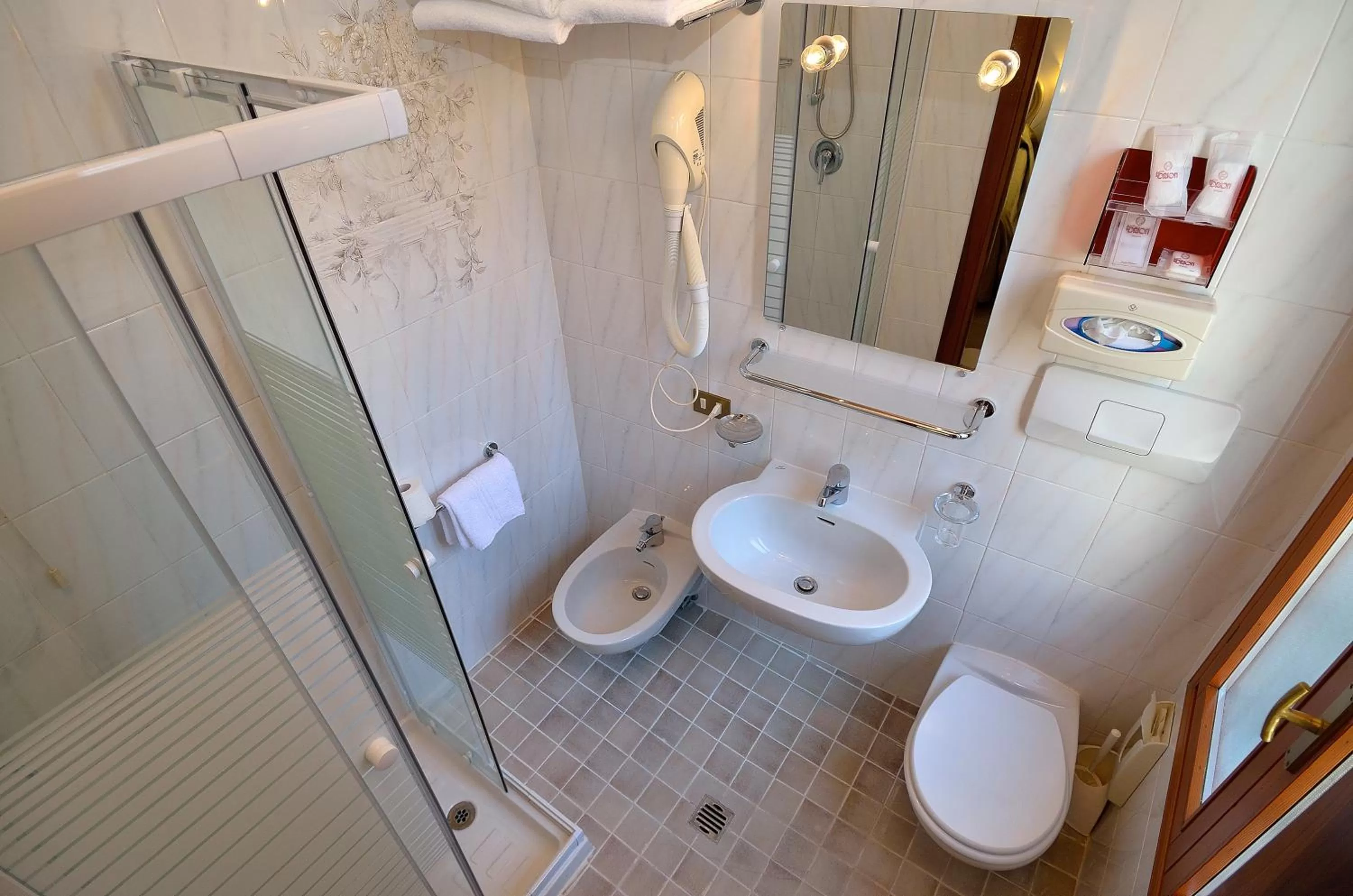 Bathroom in Hotel Orion