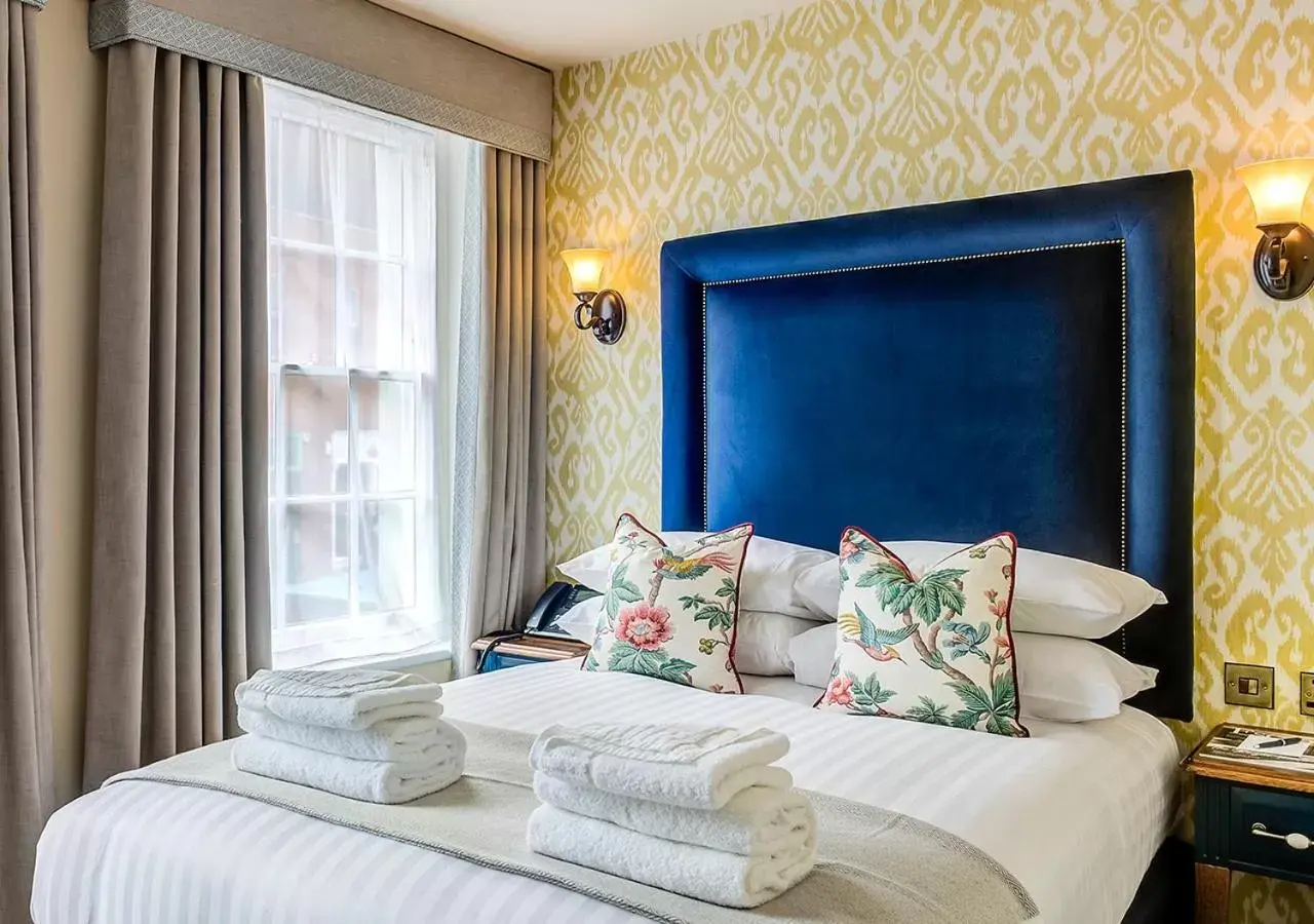 Small Double Room in The George Hotel Colchester Small Double Room in The George Hotel Colchester