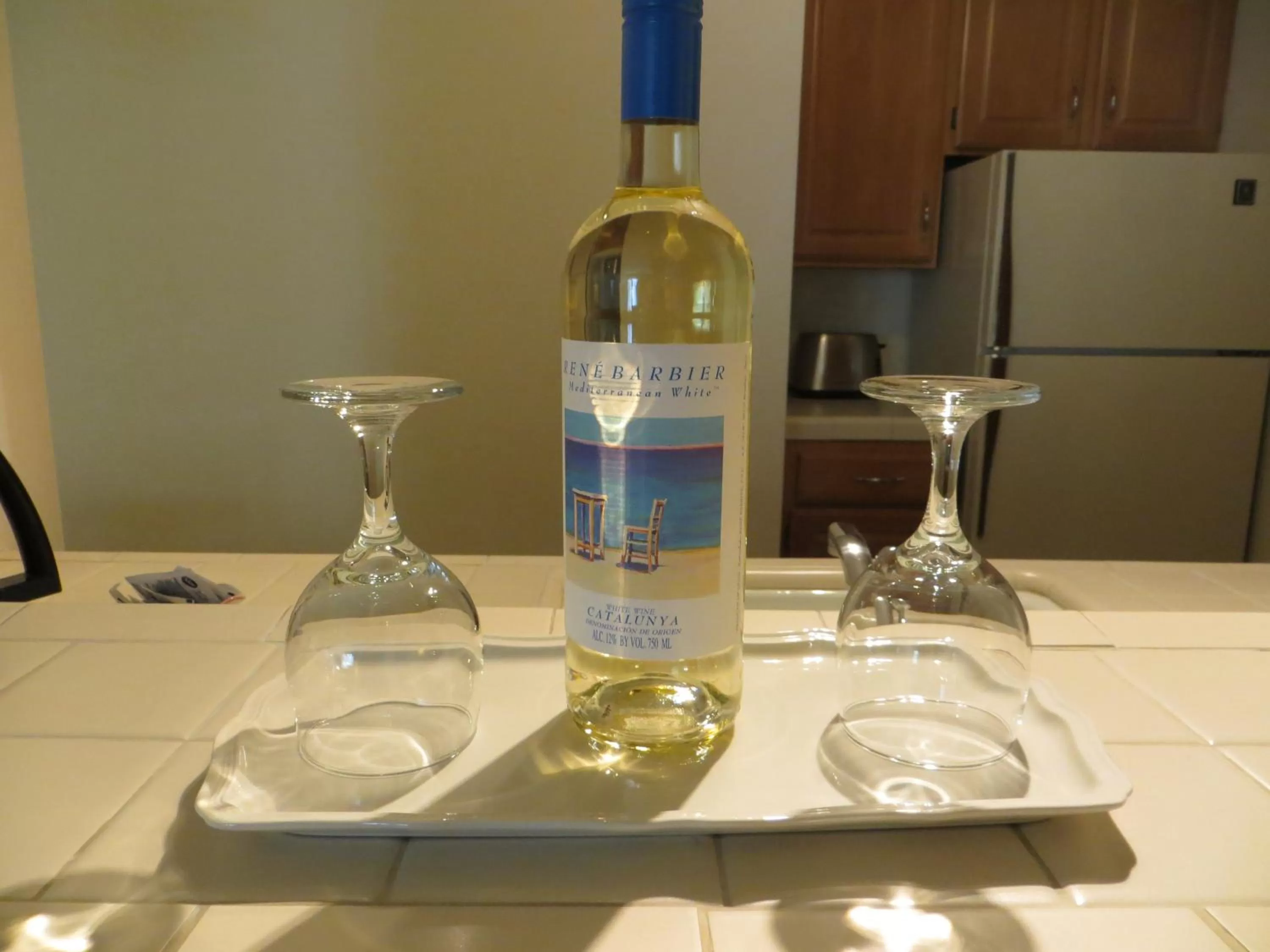 One-Bedroom Suite with King Bed in Cow Hollow Inn and Suites