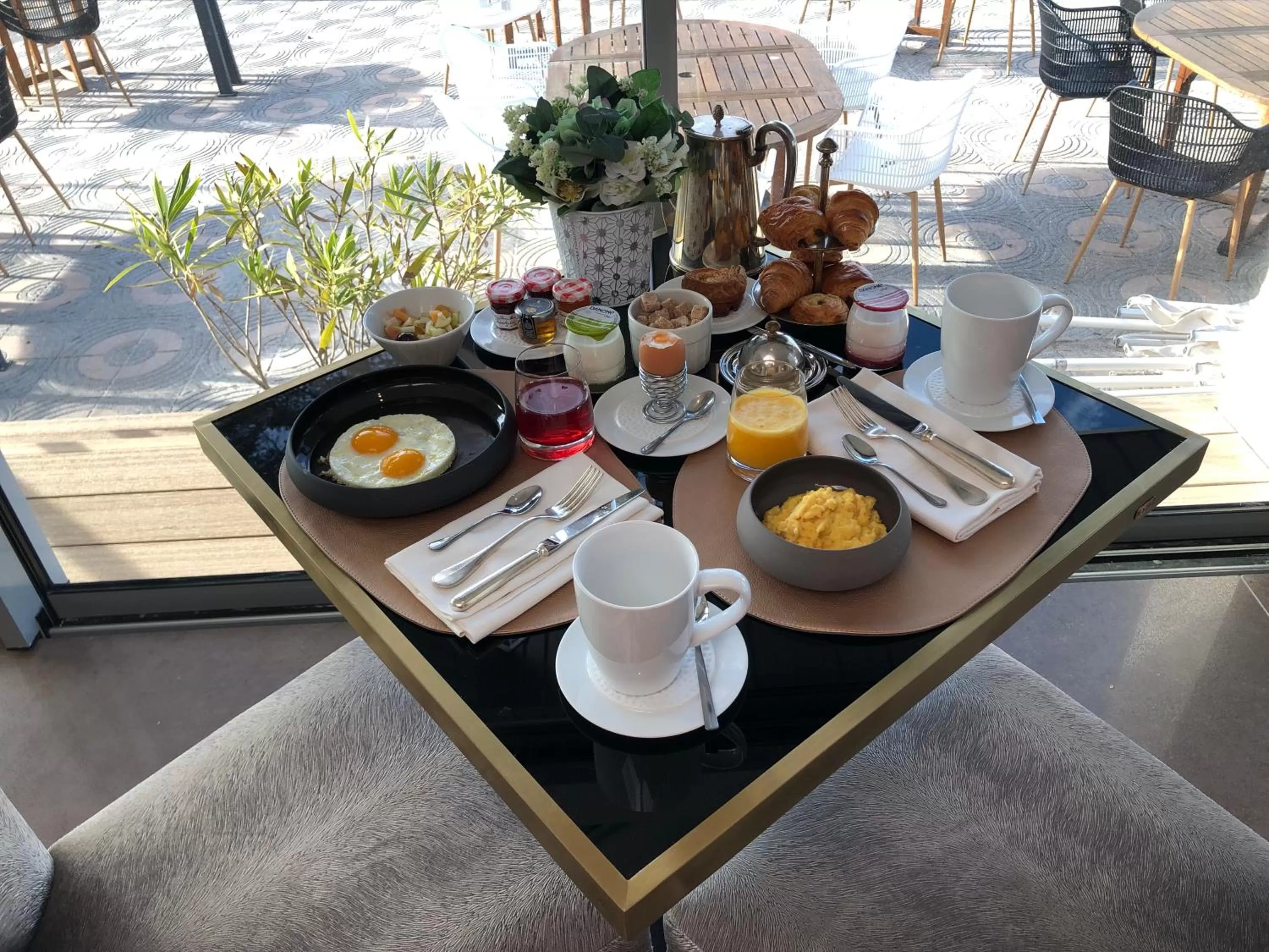 Food and drinks in Le Diana Hôtel & Spa