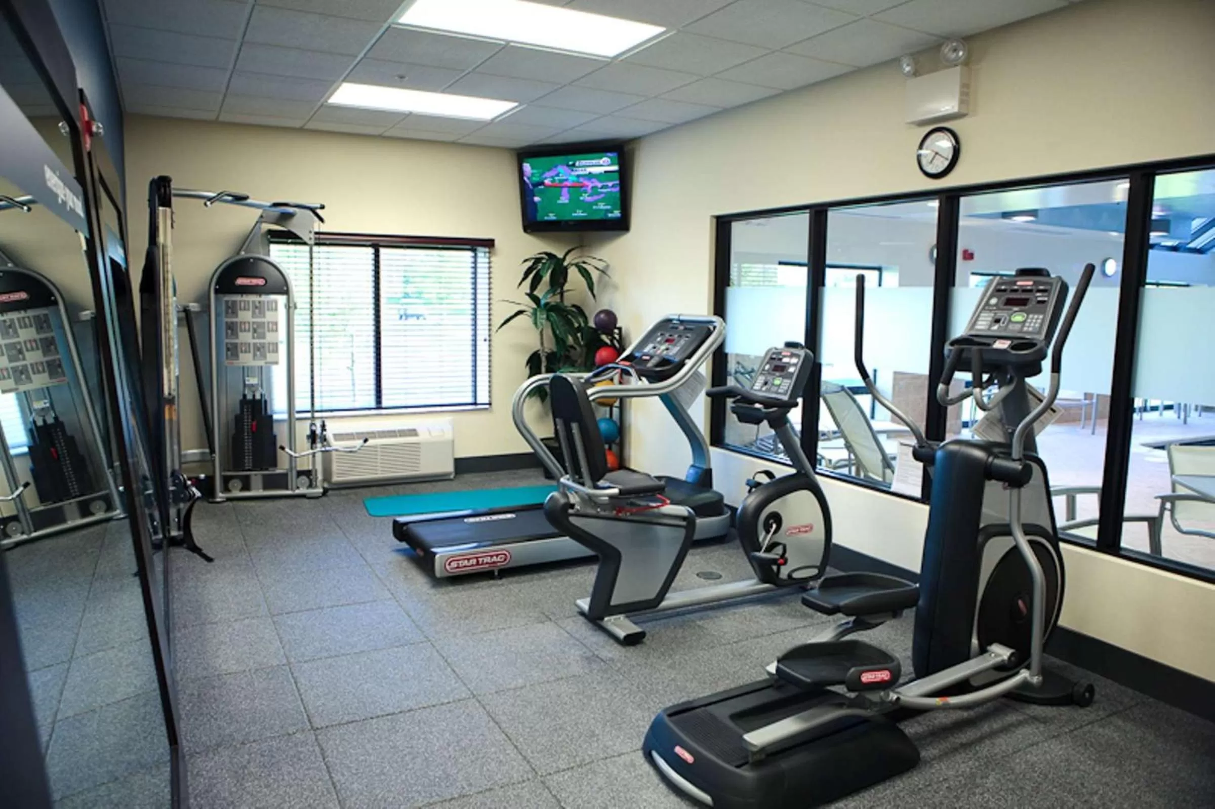 Fitness centre/facilities in Hampton Inn & Suites Detroit-Canton