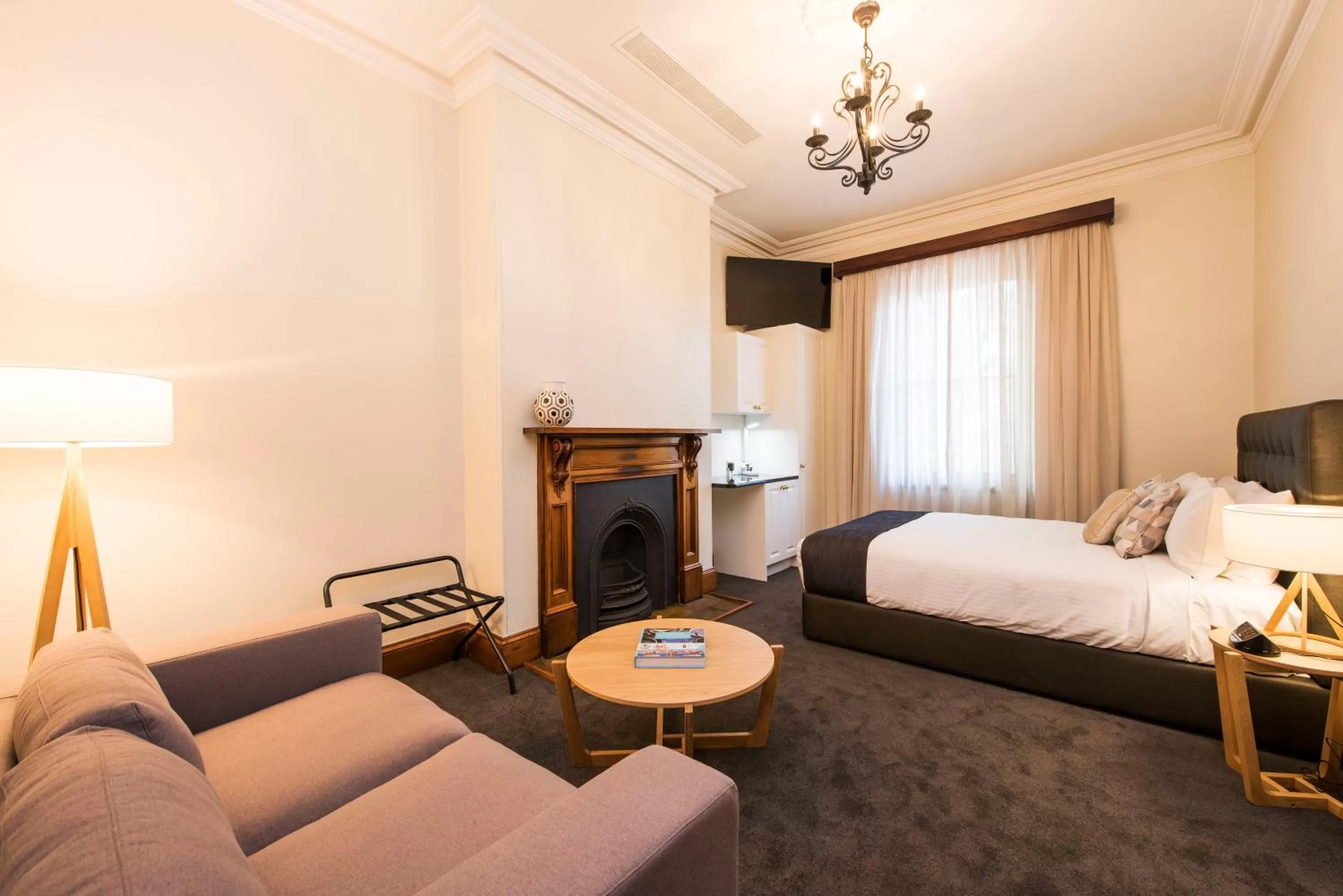 Photo of the whole room, Bed in The Parkview Hotel Mudgee