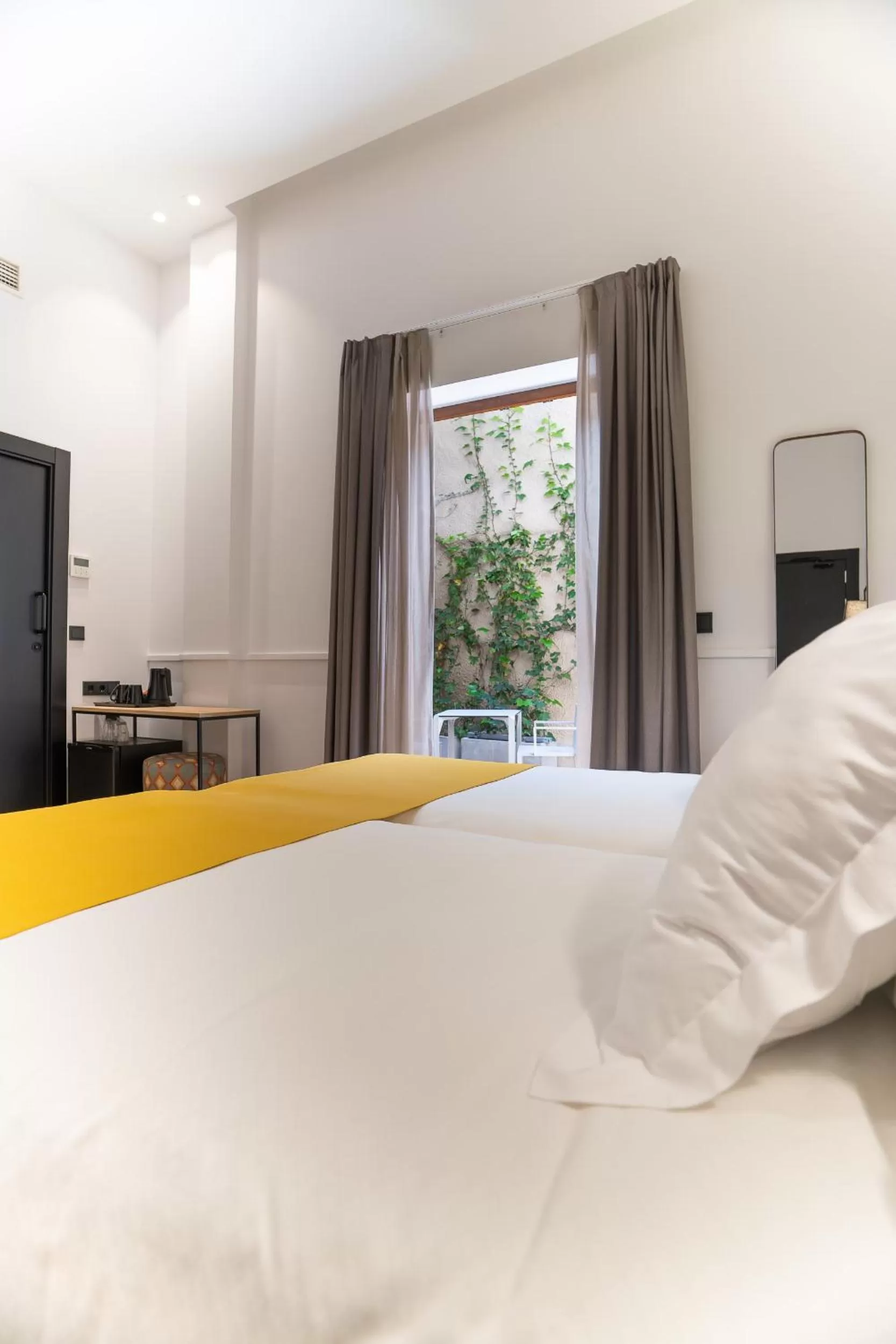 Photo of the whole room, Bed in Hotel Boutique Puerta de las Granadas