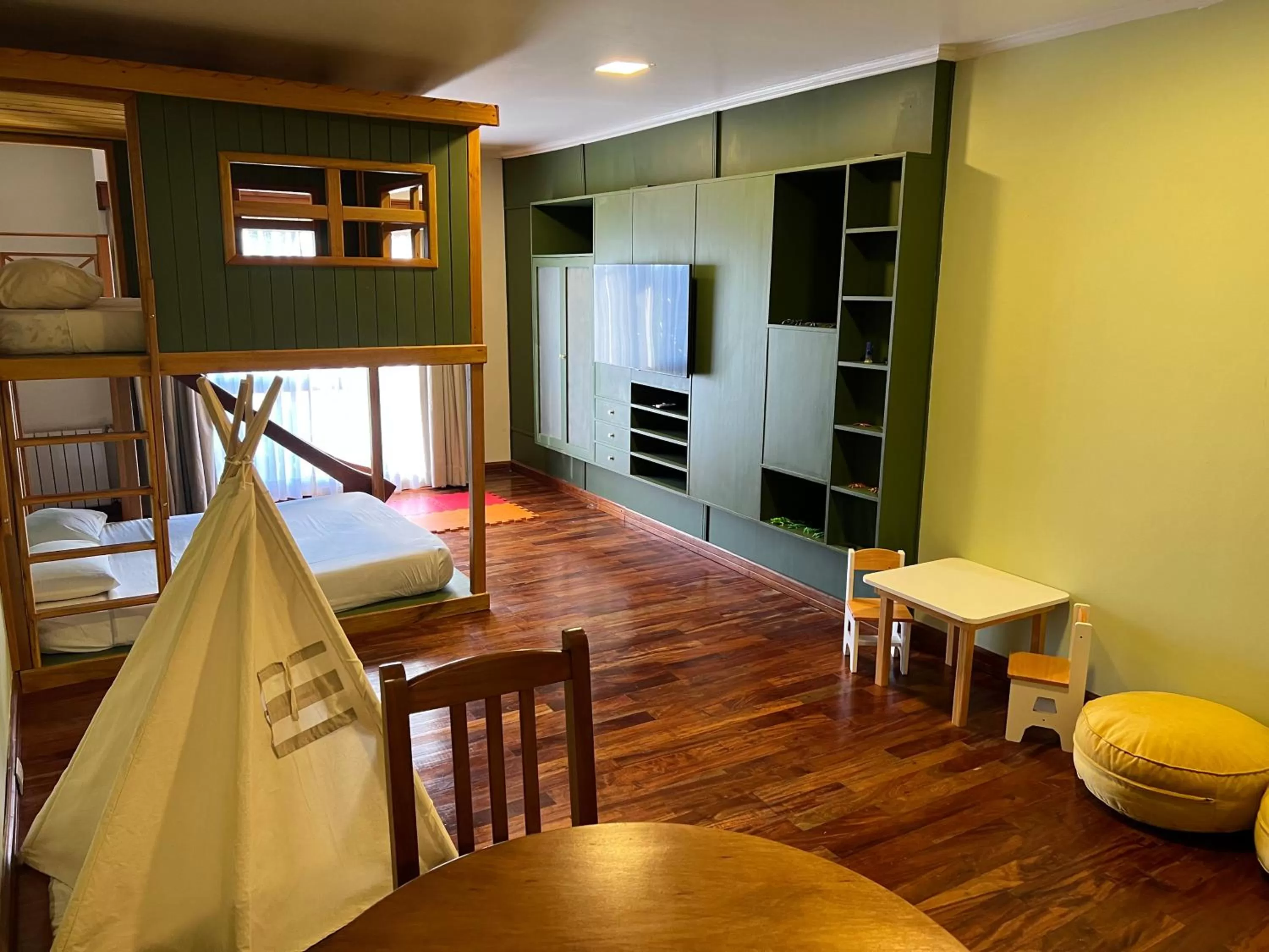 Bed in Hotel Saint George