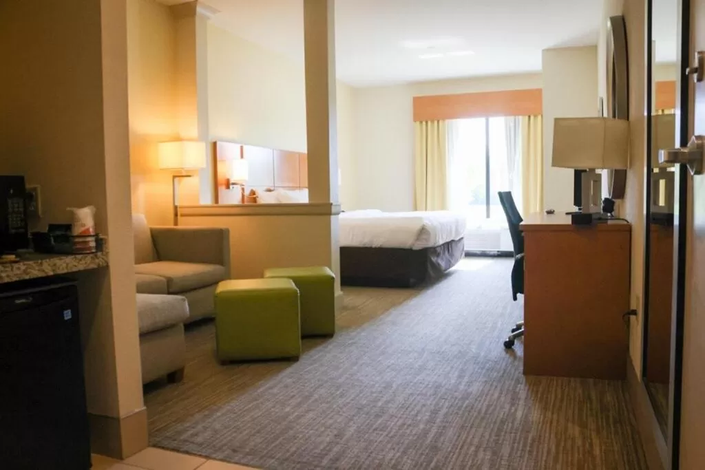 Bed in Comfort Suites Bossier City - Shreveport East