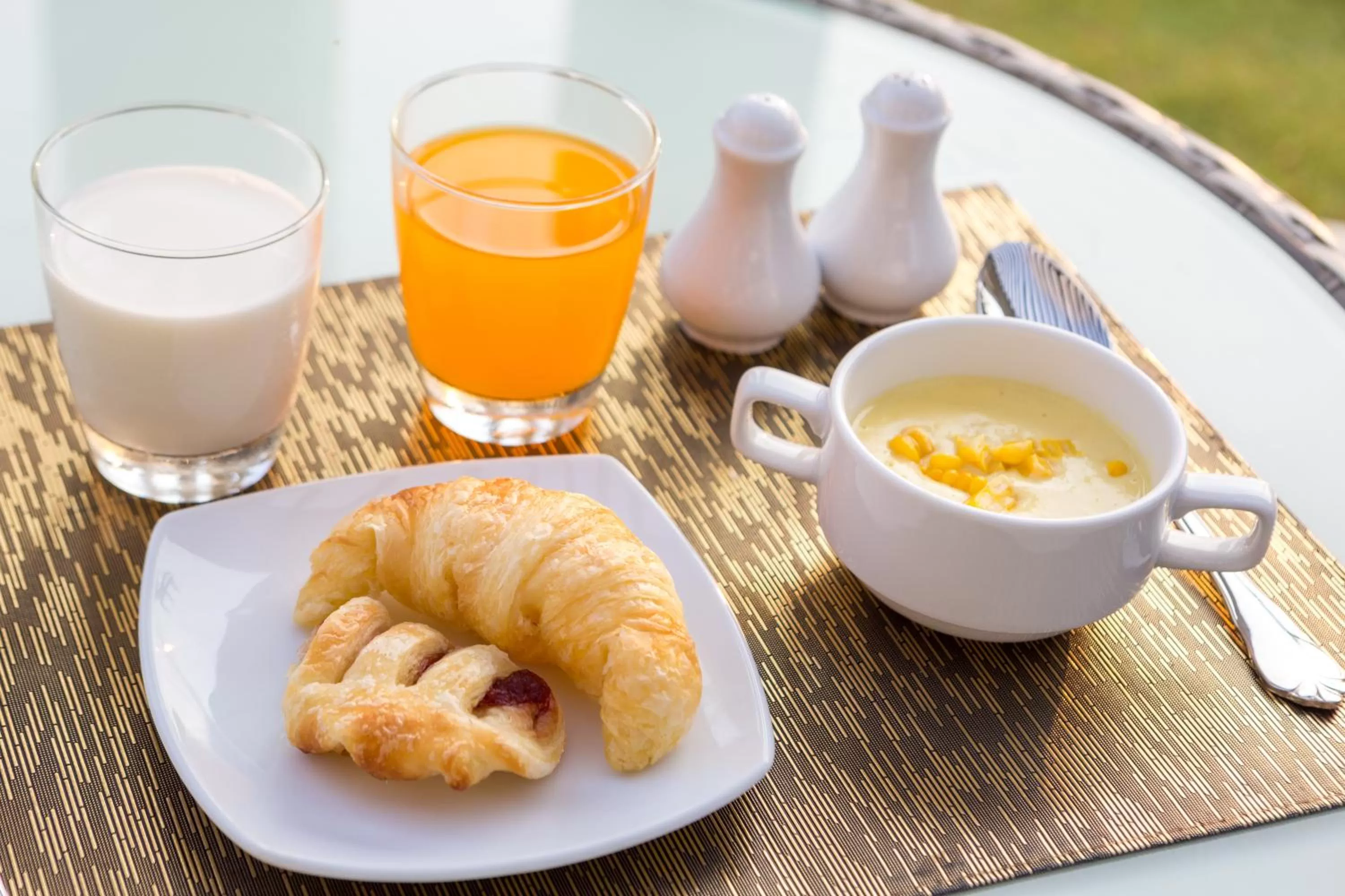 Breakfast in Art De Sea Hua Hin