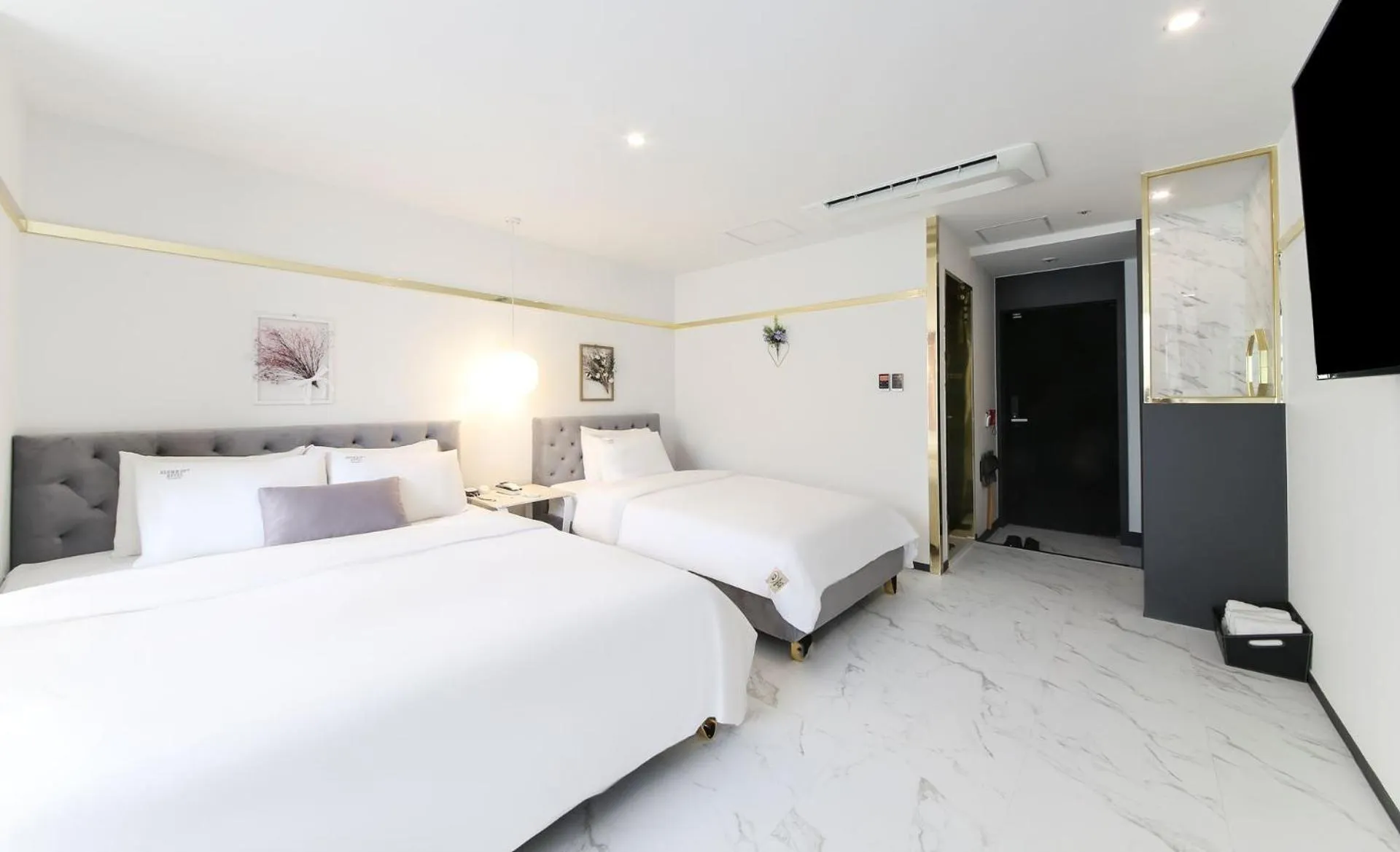 Bed in Brown-Dot Hotel Songdo