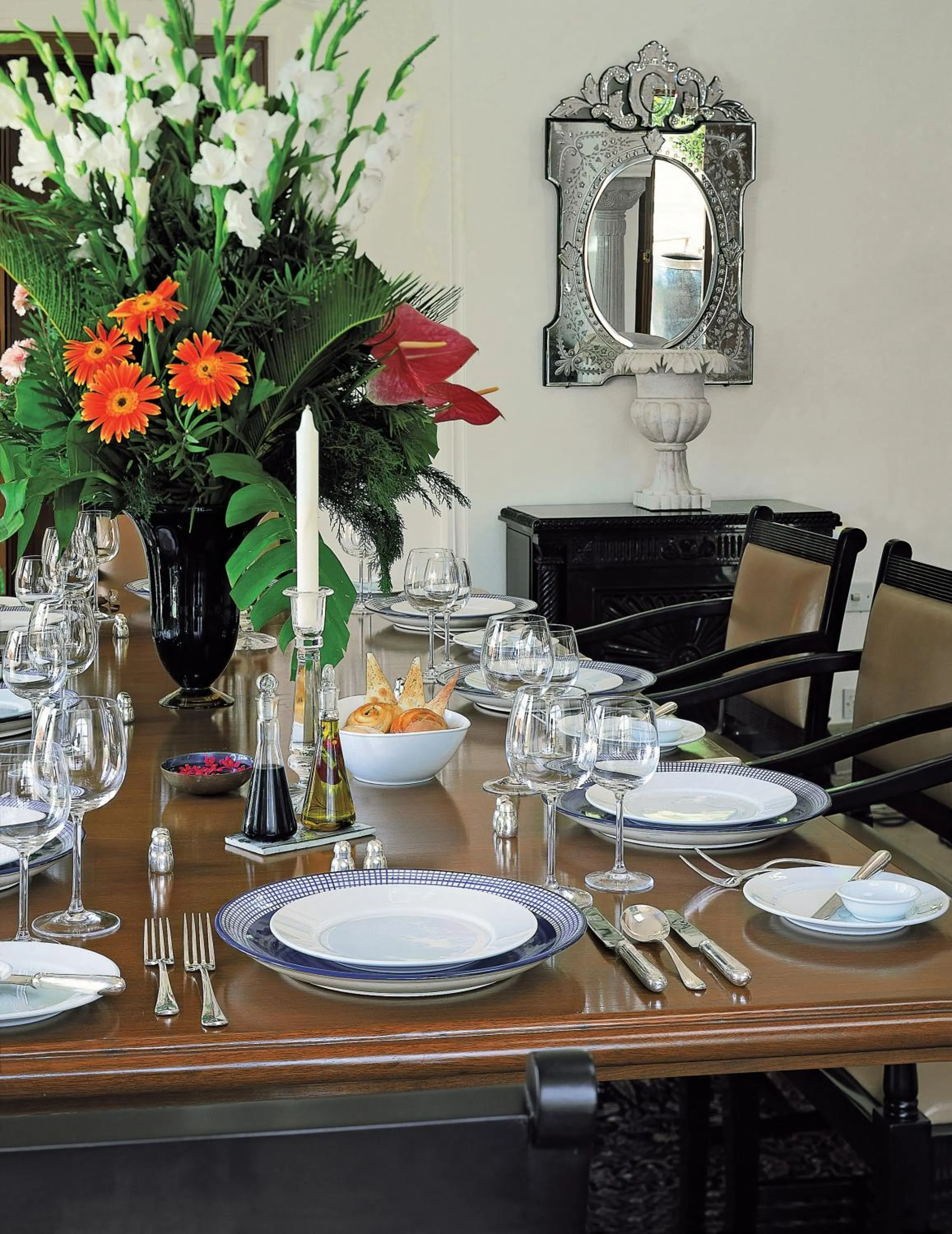 Restaurant/places to eat in The Oberoi Rajvilas Jaipur