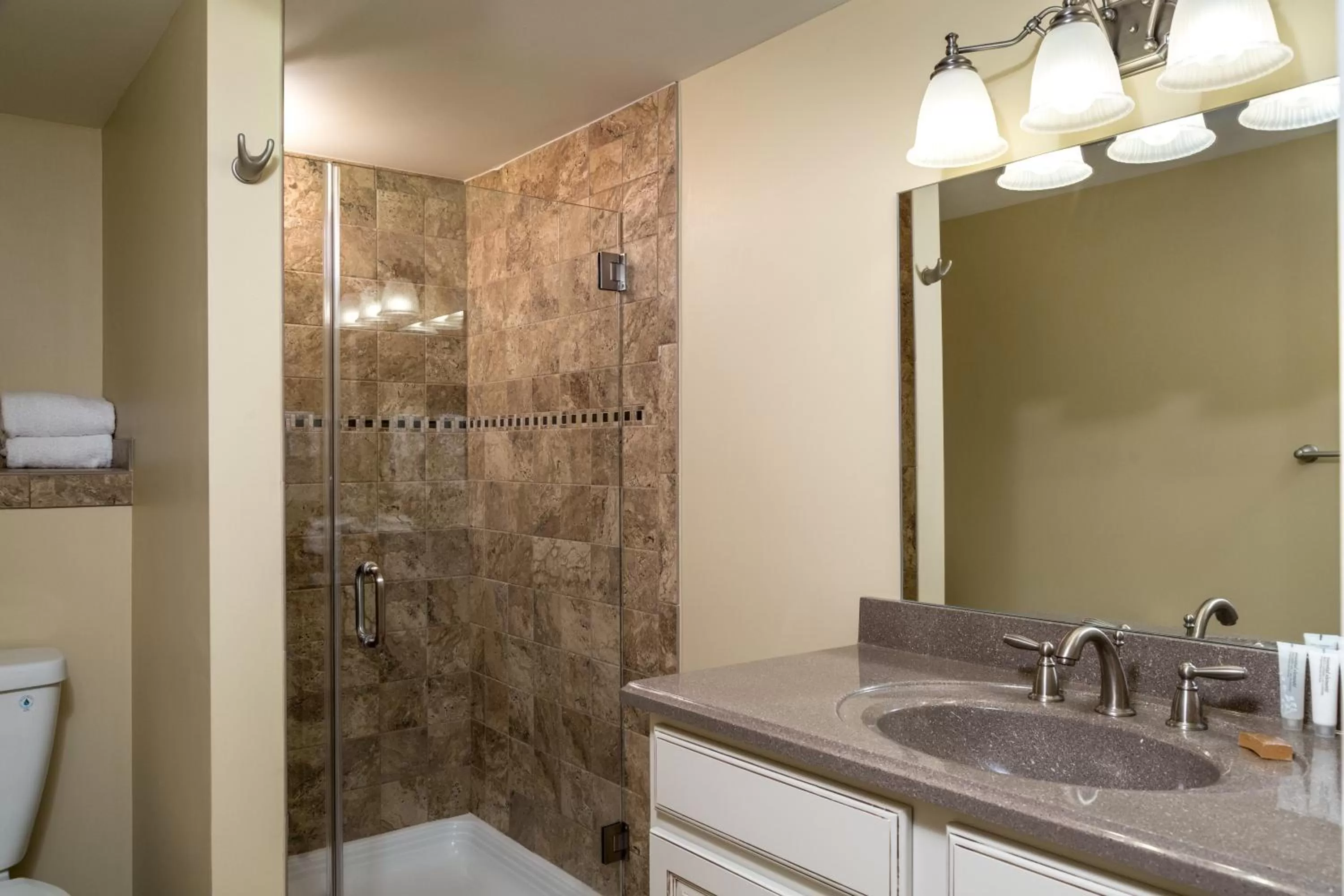 Bathroom in Silver Birches Resort