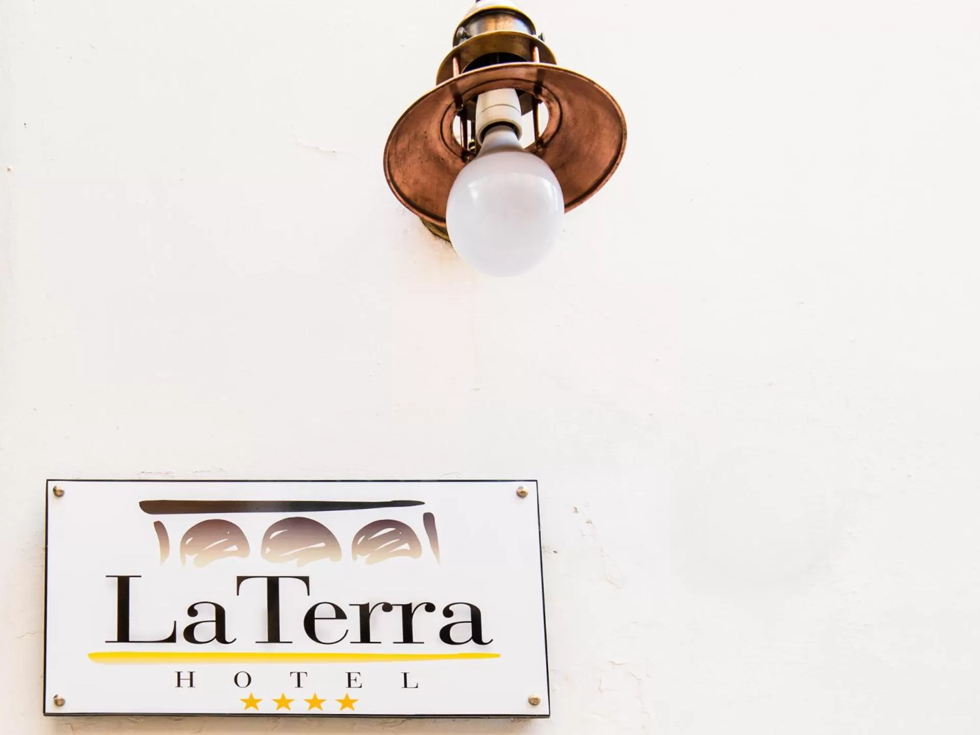 Logo/Certificate/Sign in Hotel La Terra