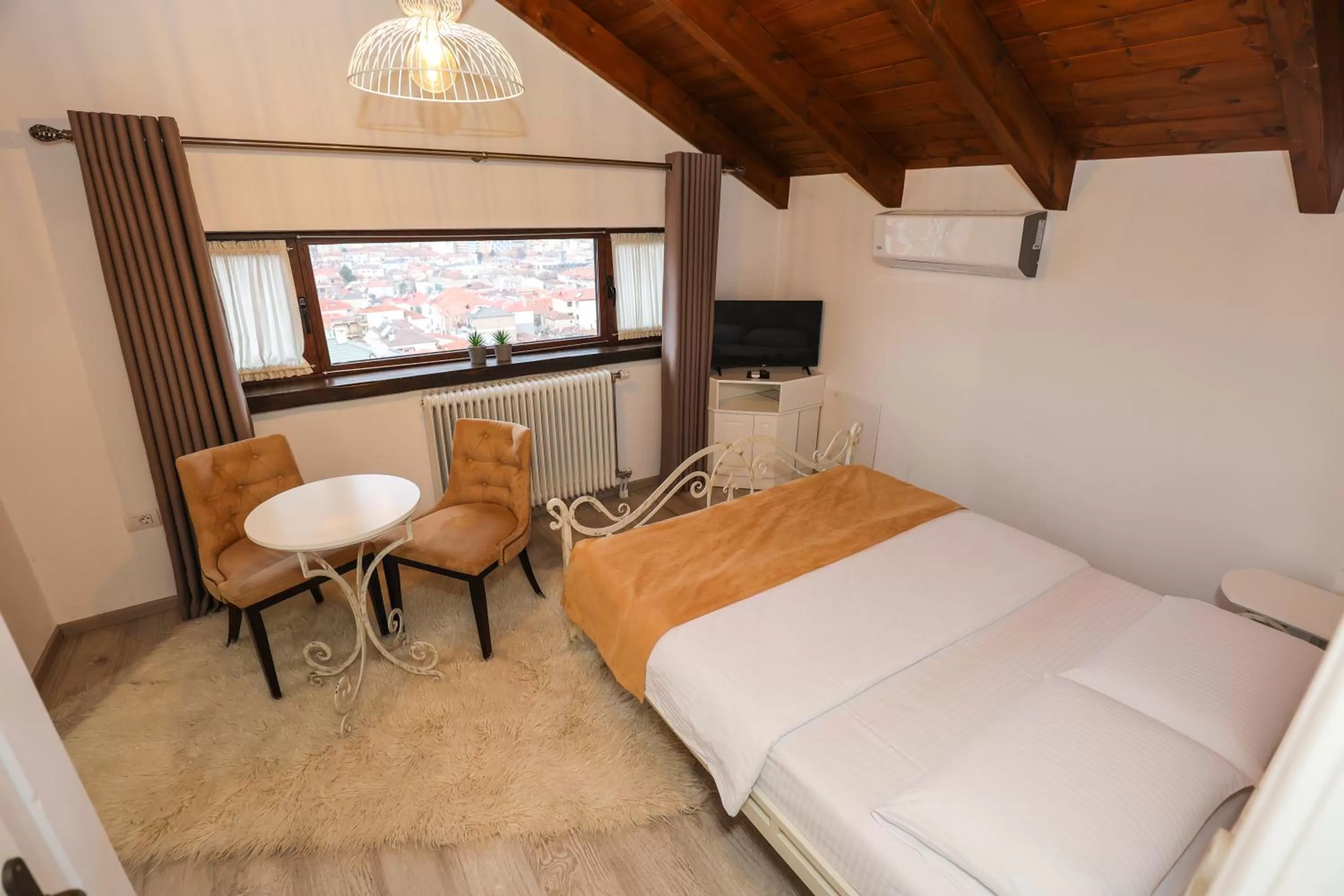 Photo of the whole room, Bed in Bujtina Oxhaku