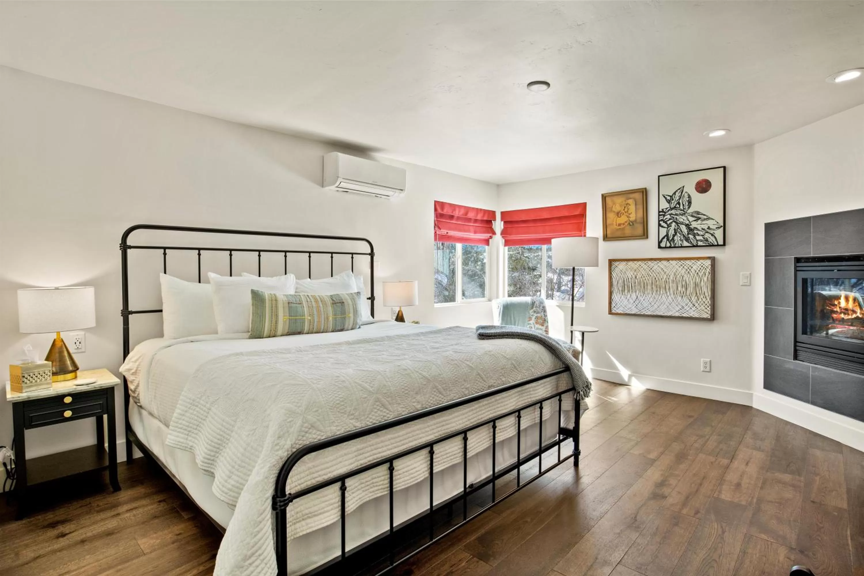 Bedroom, Bed in Bespoke Inn Flagstaff