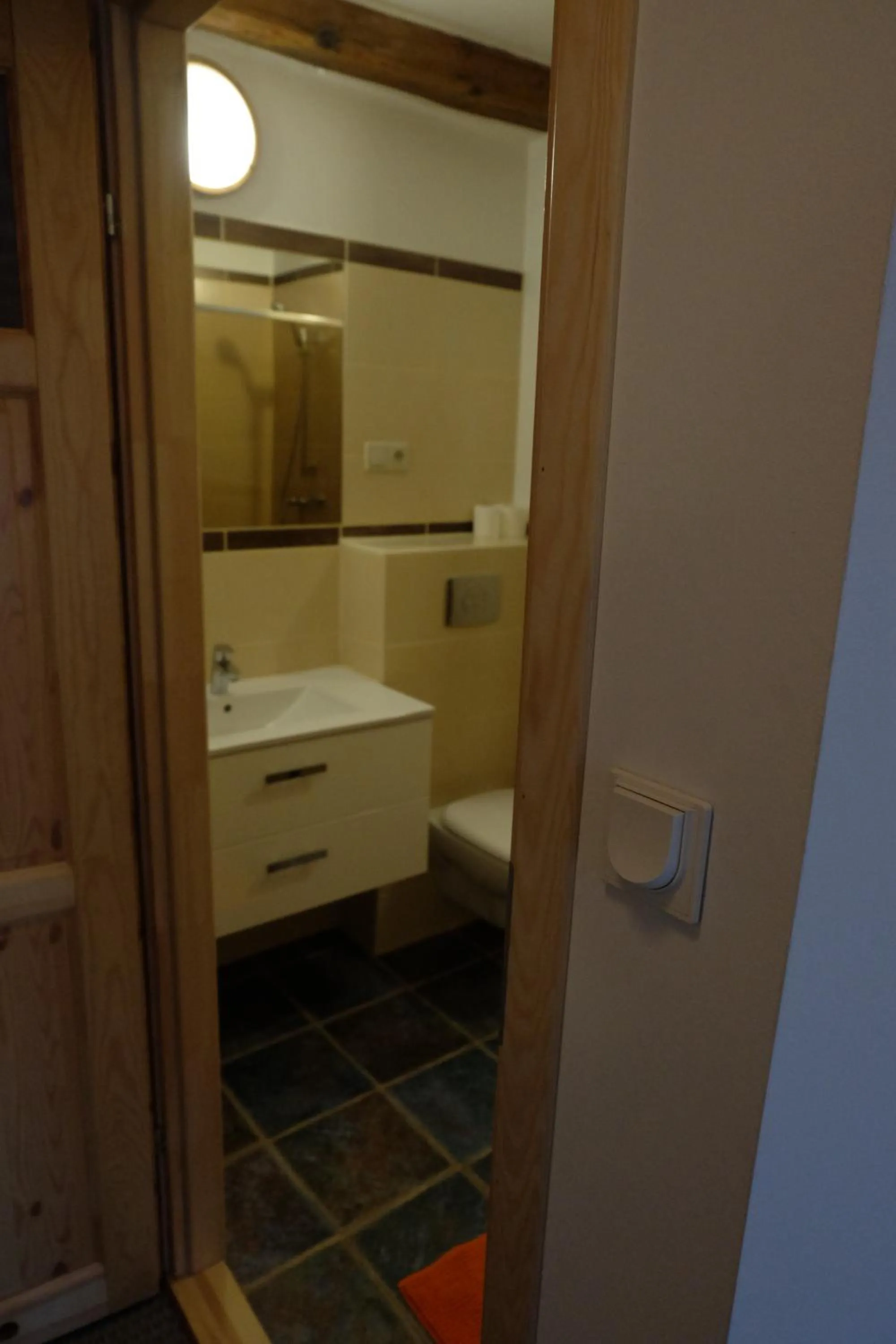 Bathroom in Academus Pub & Guest House