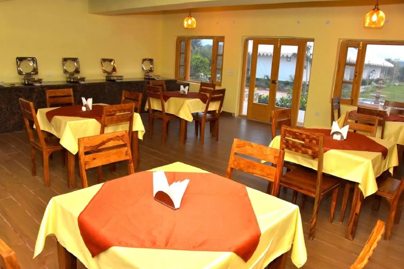 Restaurant/places to eat in Madho Bagh