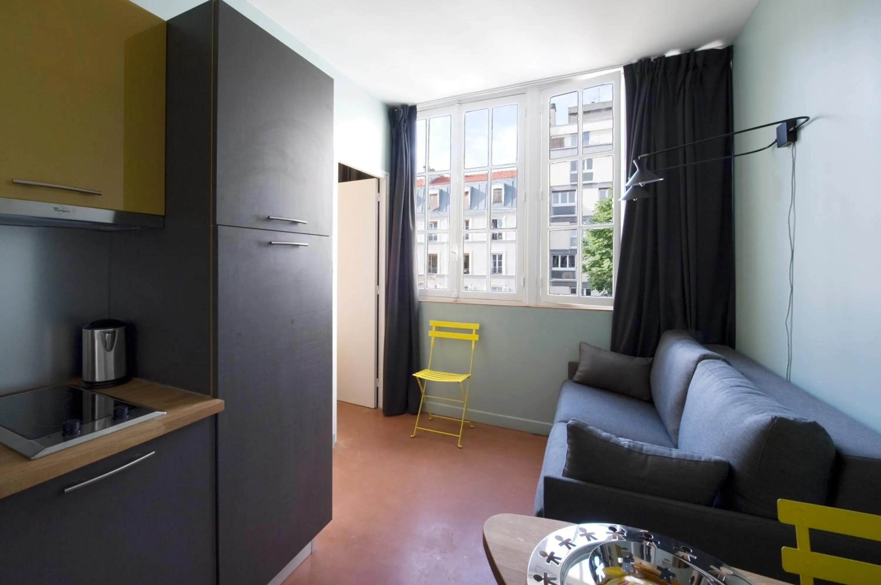 Kitchen or kitchenette in Hôtel Helzear Montparnasse