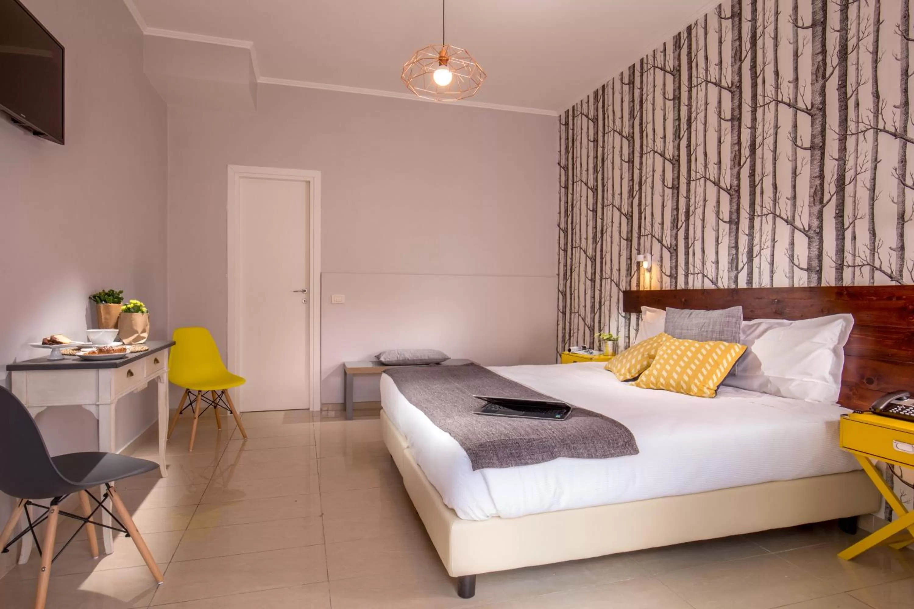 Bedroom, Bed in Urban Garden Hotel