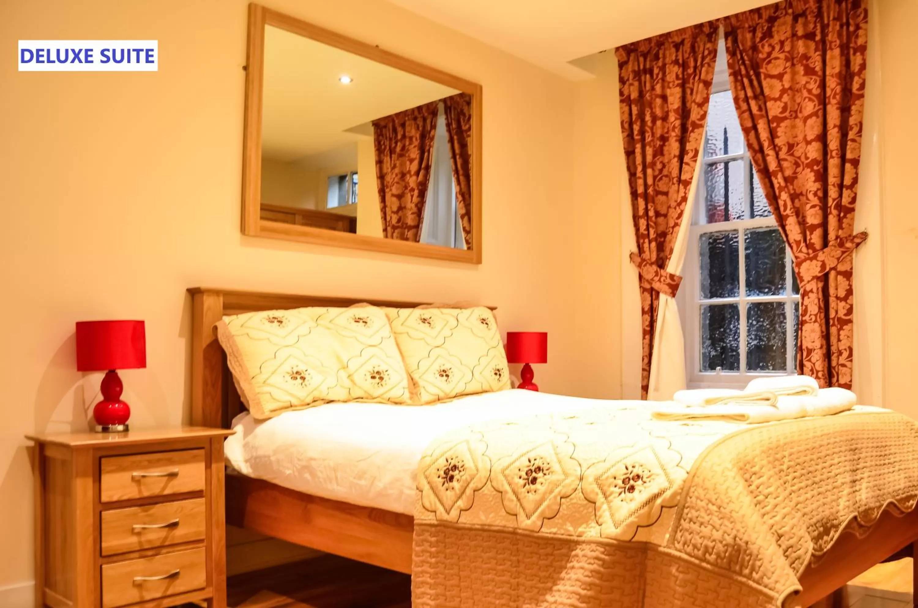 Bedroom, Bed in Edinburgh City Suites